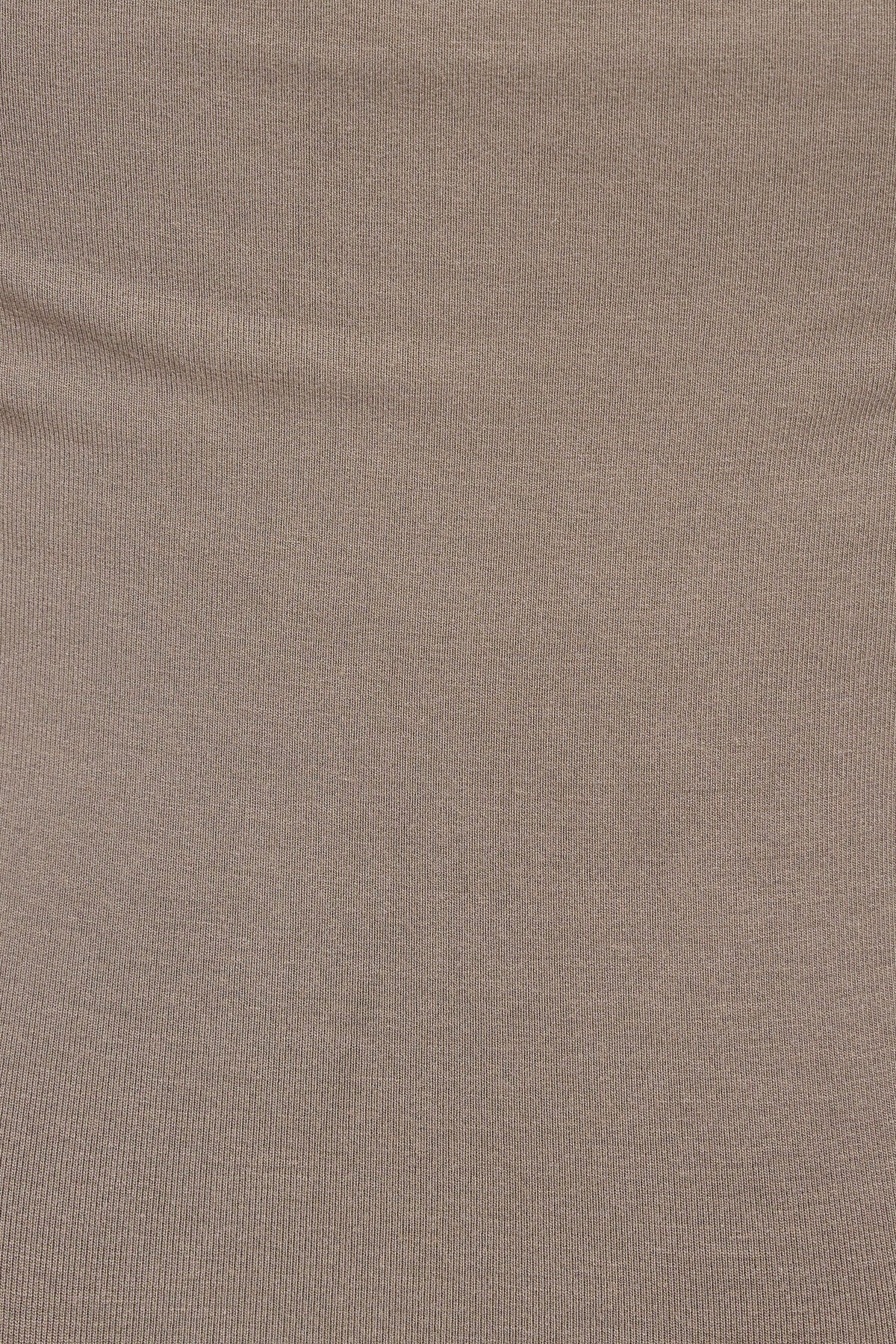 Haut à bretelles et col bénitier dans le dos