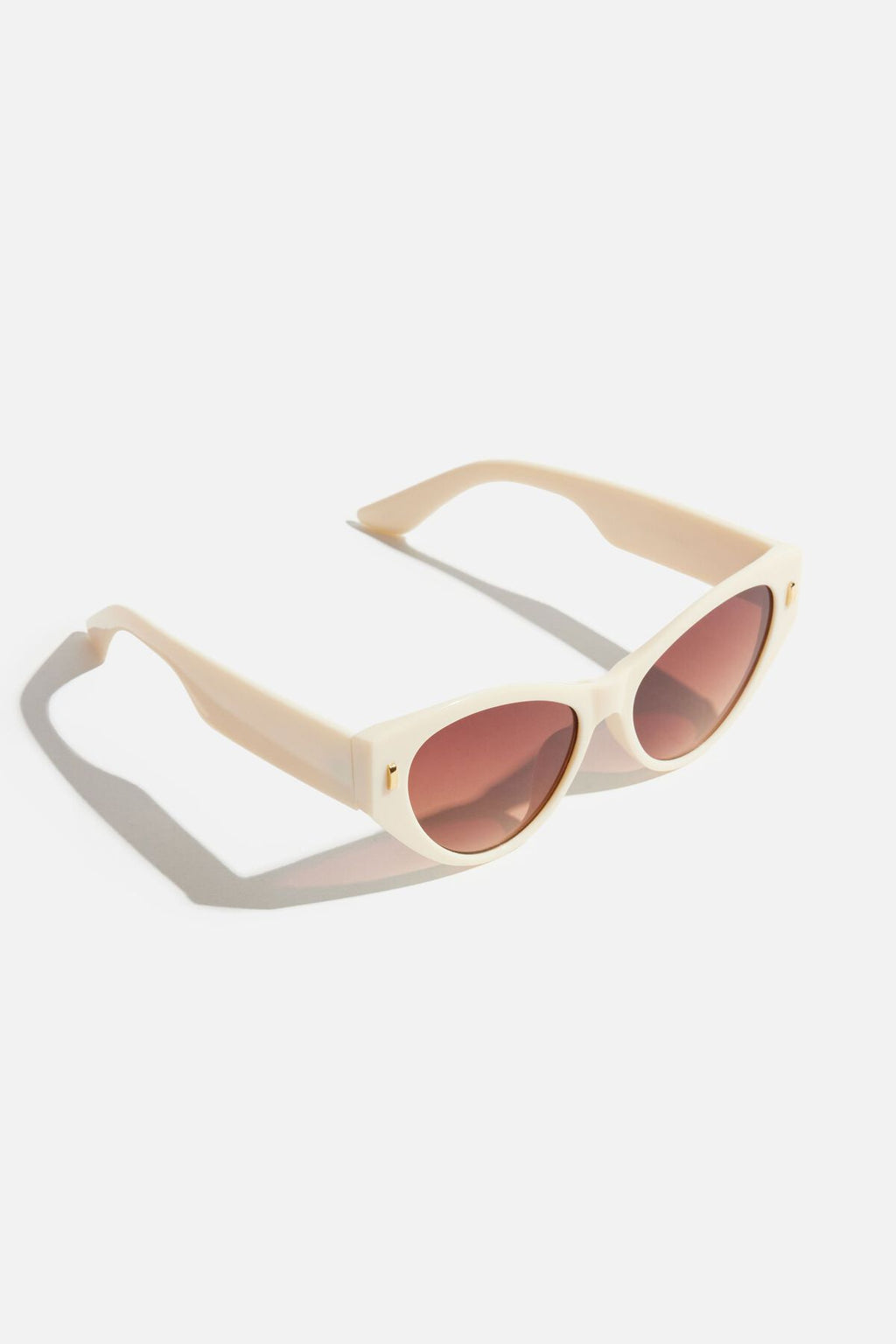 Classic Wide Arm Cat-Eye Sunglasses