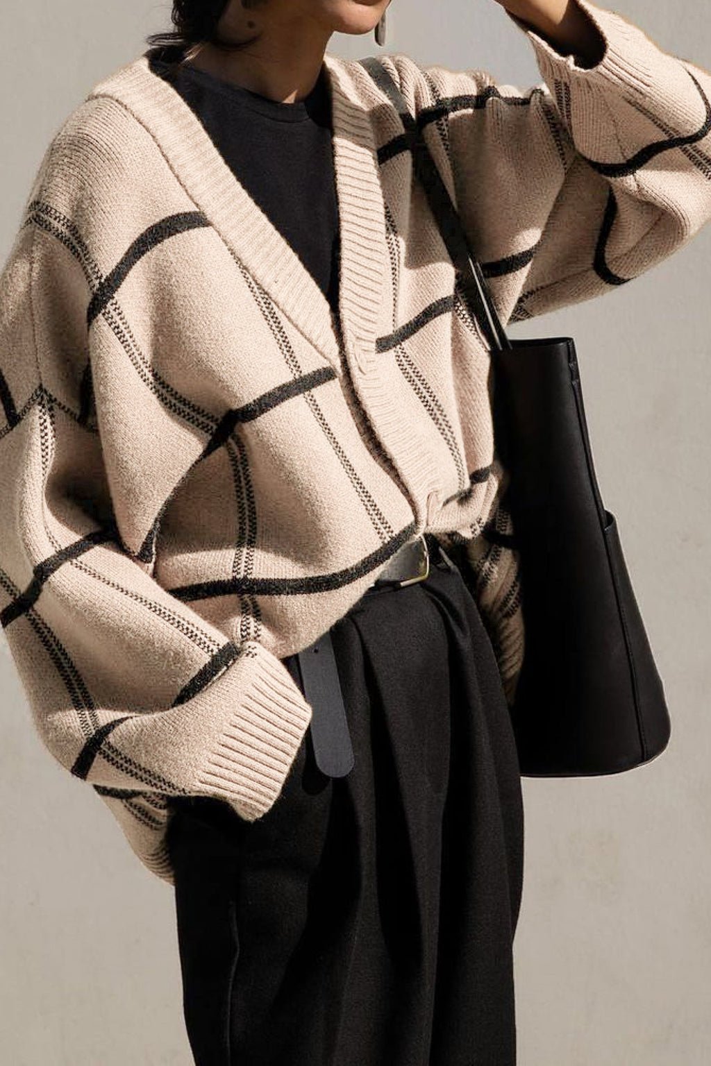 CARDIGAN SURDIMENSIONNÉ À BOUTONNAGE SUR LE DEVANT