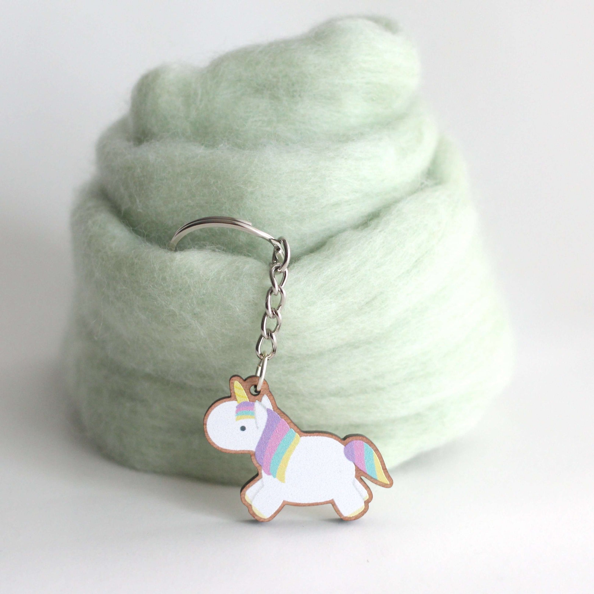 Porte-clés en bois licorne arc-en-ciel - Cadeau pour amoureux des licornes - Breloque pour sac à dos