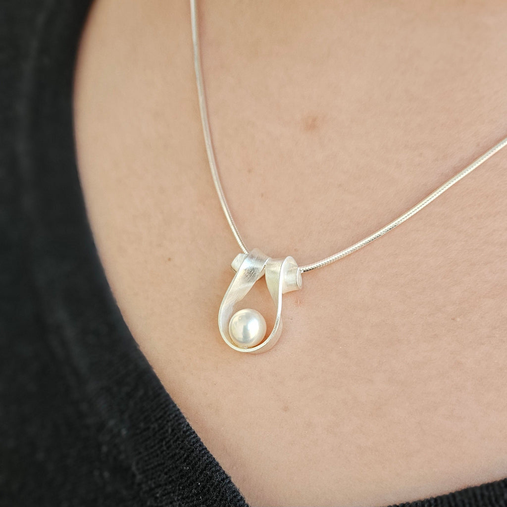 Ribbon Pendant with Freshwater Pearl - Small