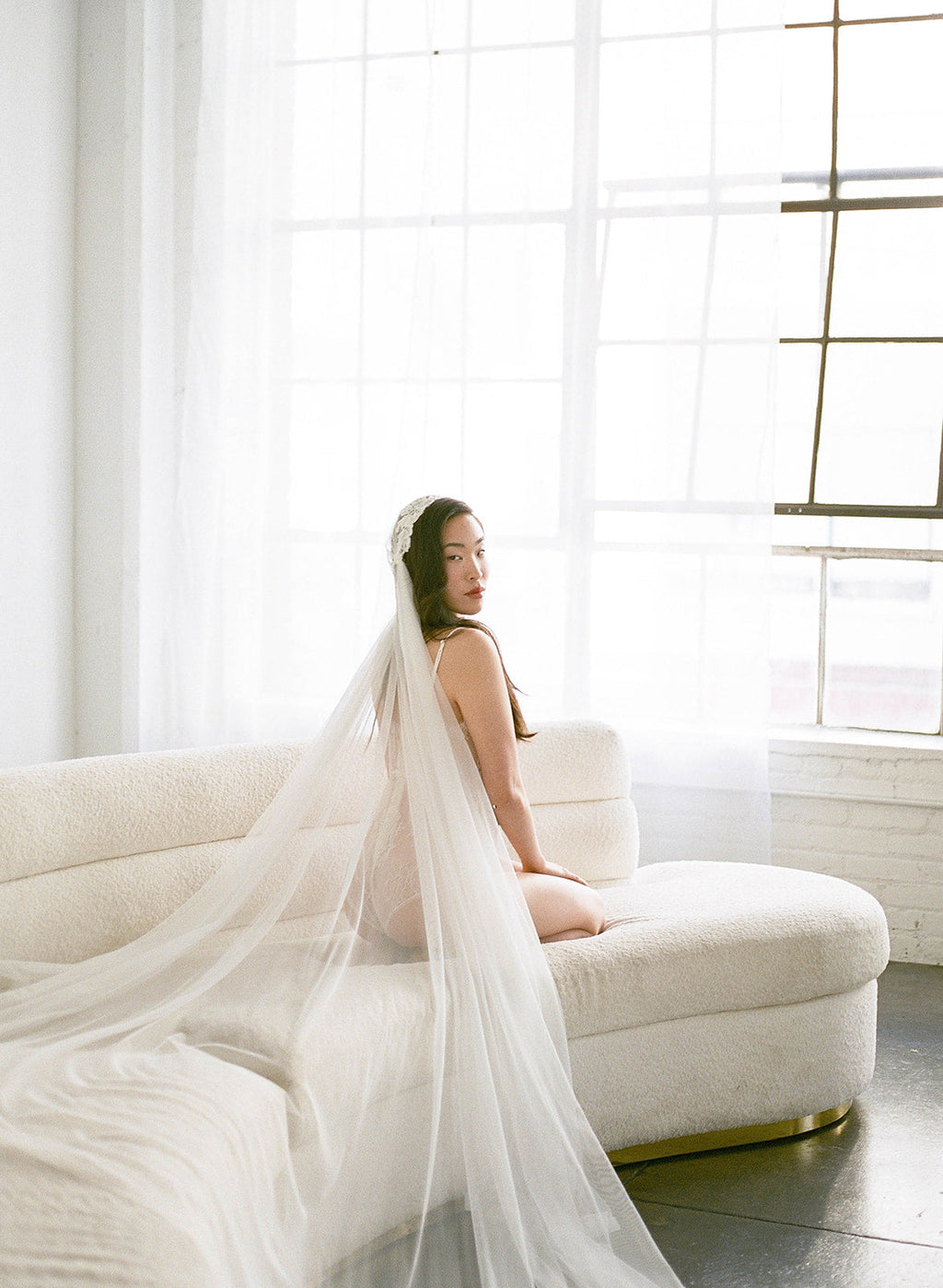 Voile Juliette en dentelle vintage perlée JONI