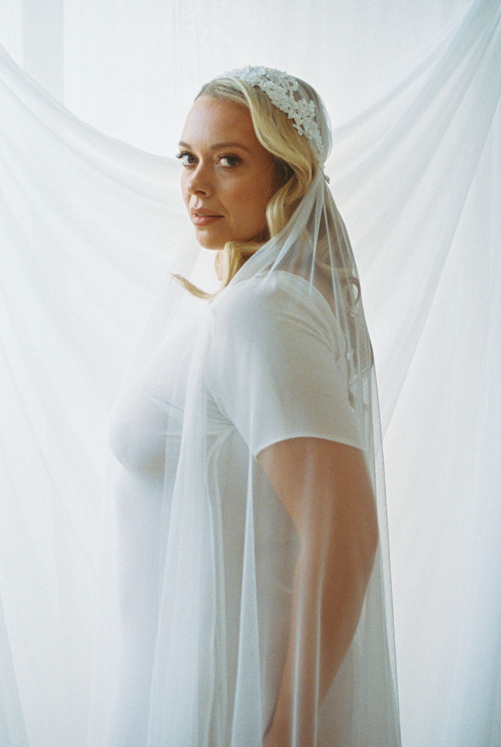 Voile Juliette en dentelle vintage perlée JONI