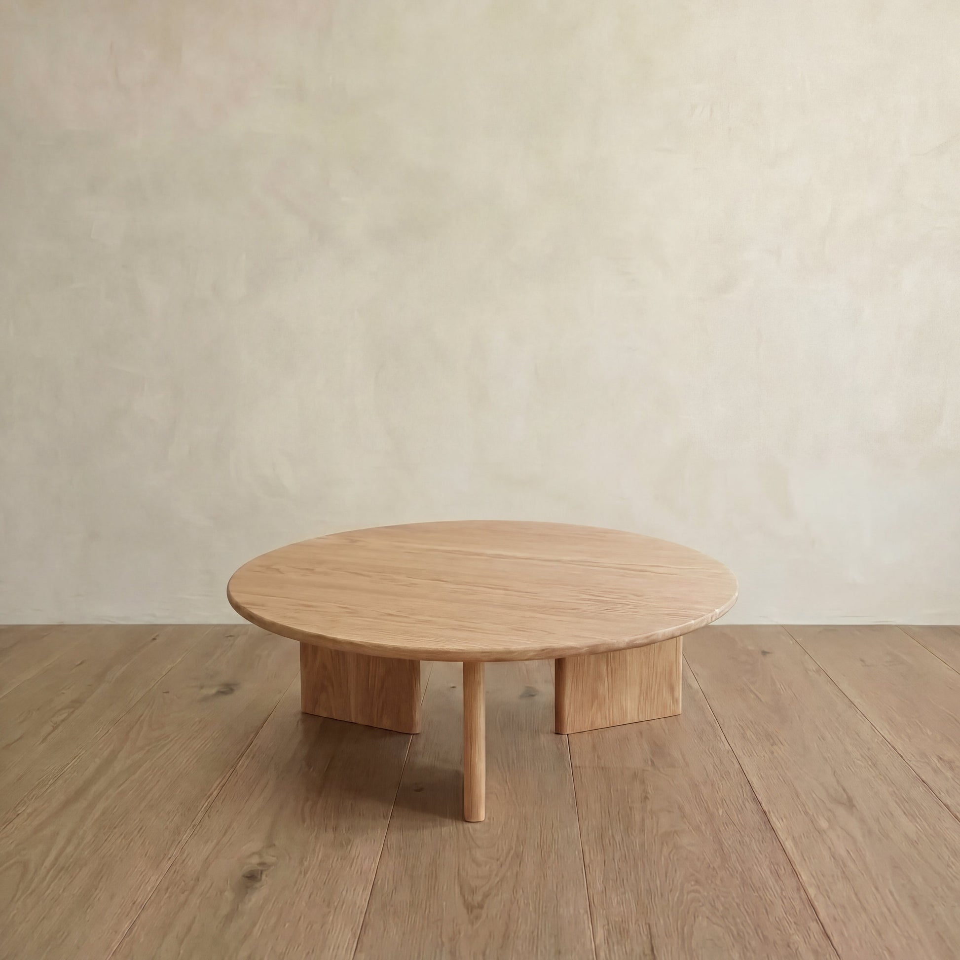 Round coffee table in white oak