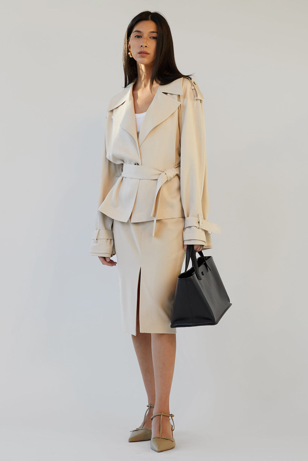 TRENCH-COAT COURT ET FLUIDE EN TENCEL
