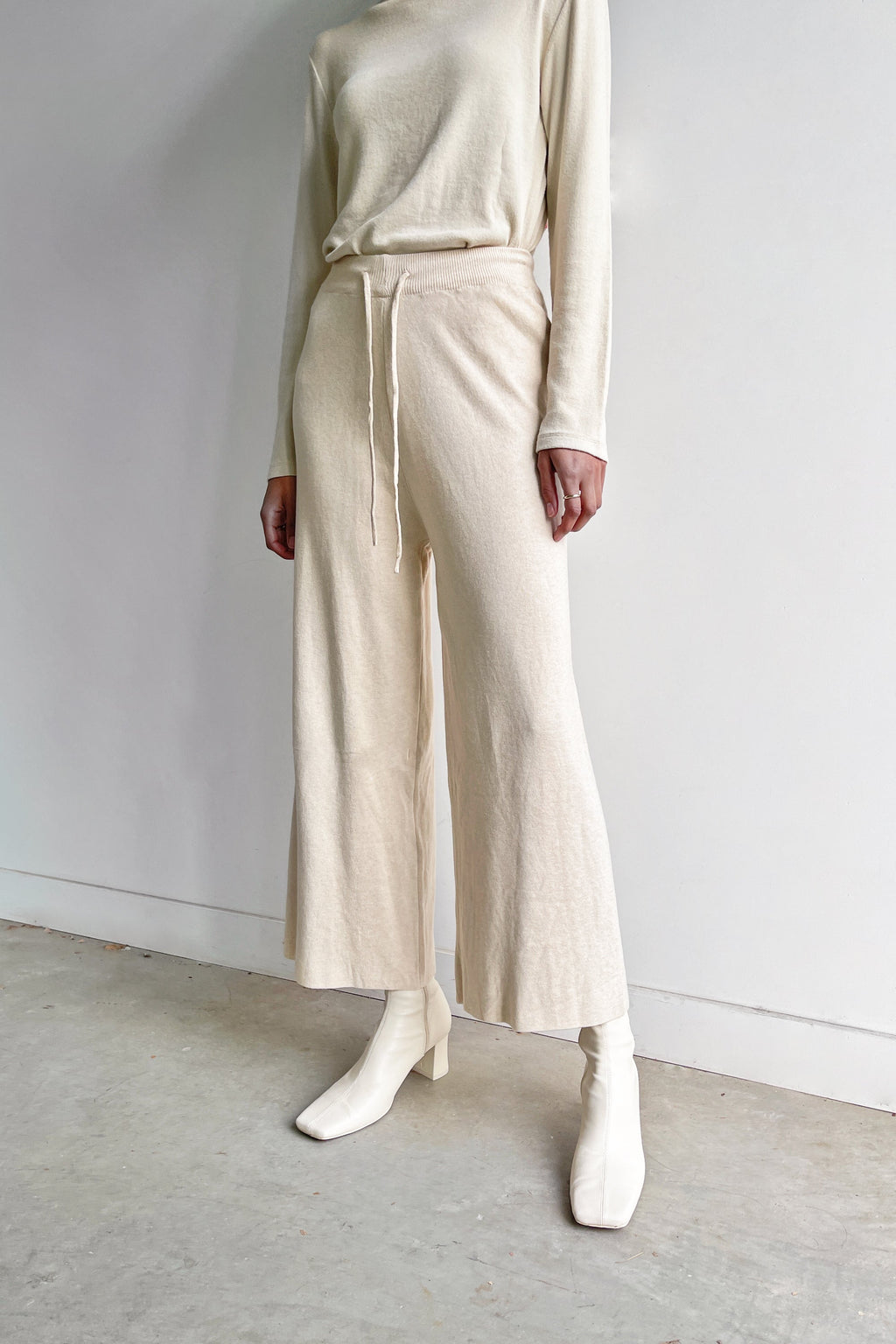 STRAIGHT LEG KNIT PANT