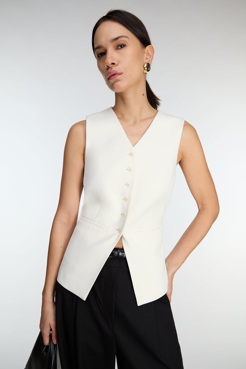 GILET DE COSTUME BOUTONNÉ SUR LE DEVANT