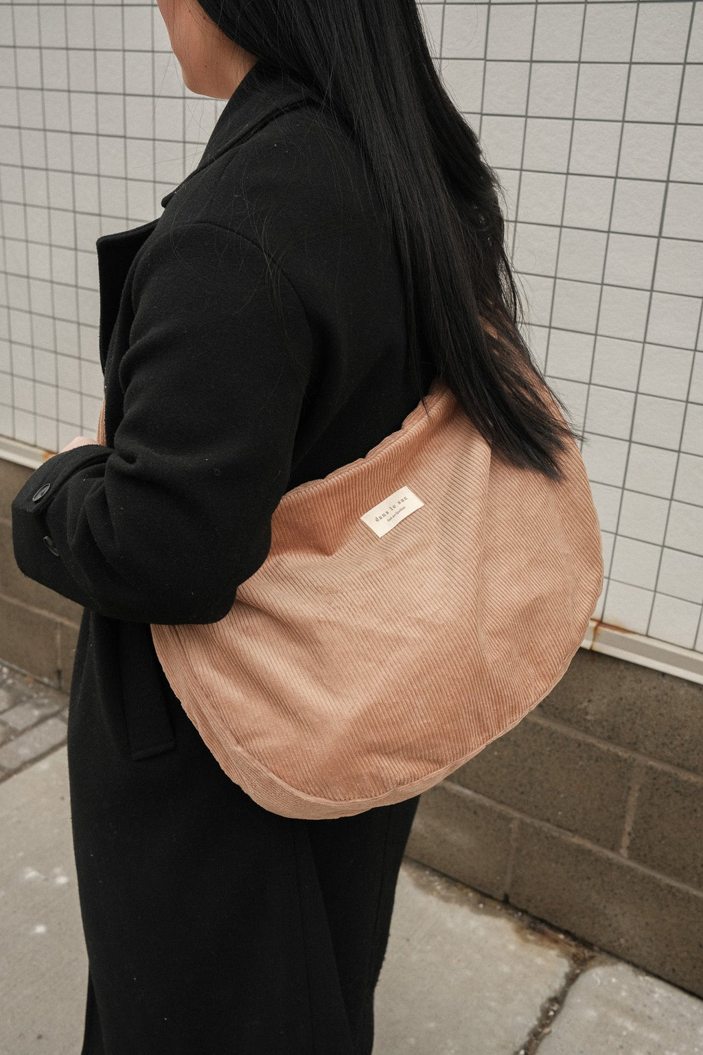 Corduroy Croissant Bag - Adjustable Shoulder Strap & Zipper Closure
