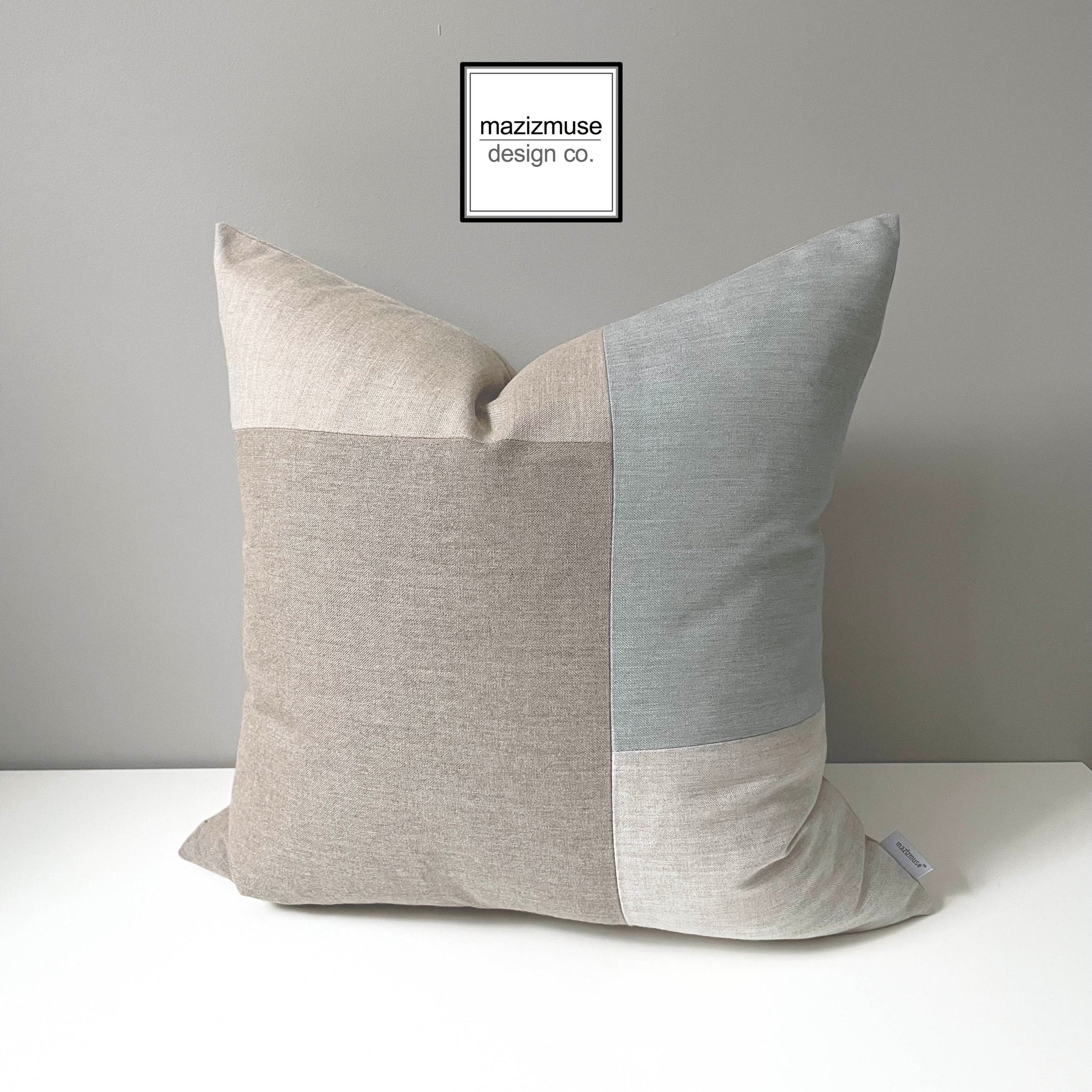 Deux housses de coussin d'extérieur Seaglass Sunbrella®, coussins verts et beiges