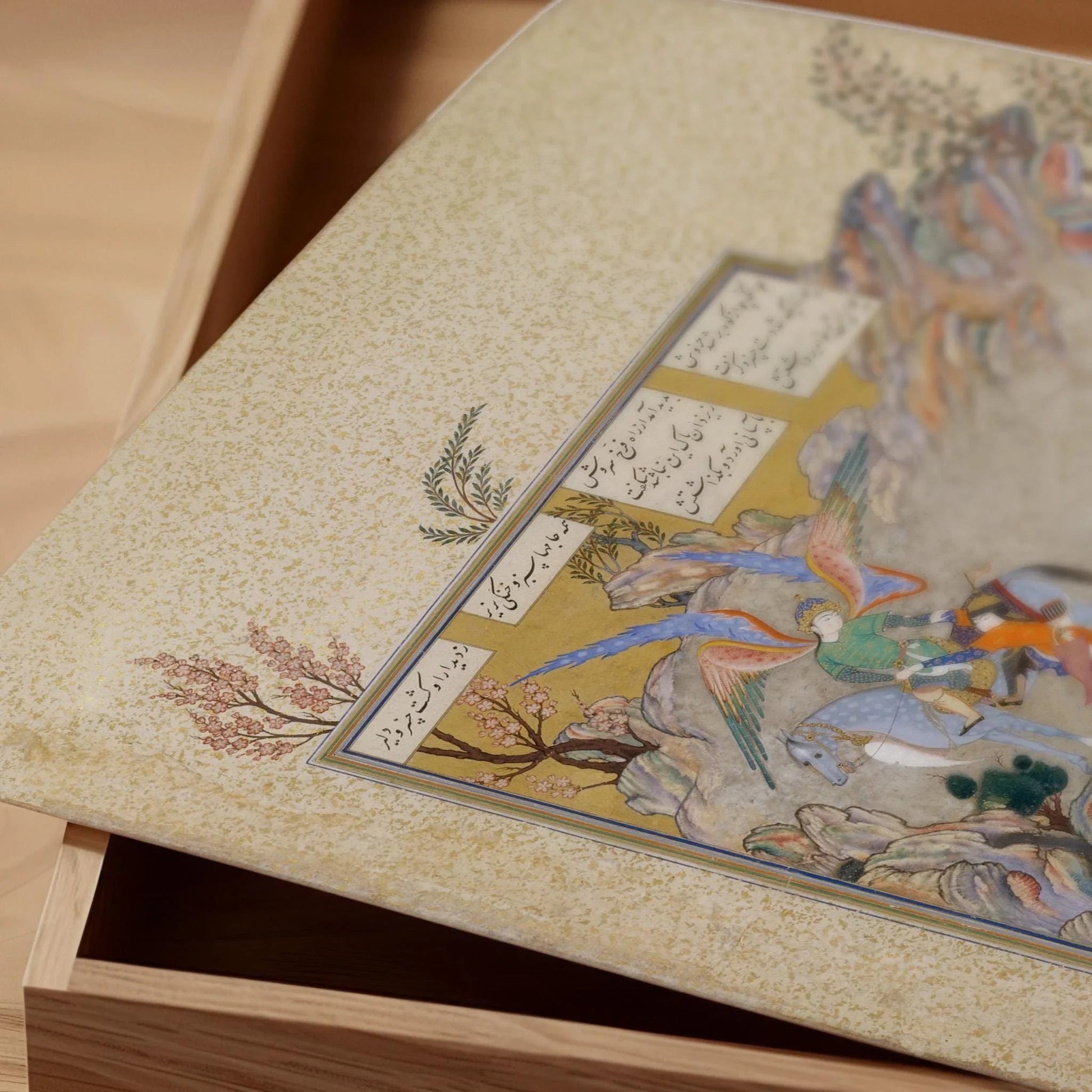 Estampe d'art giclée du Shahnameh : L'ange Surush sauve Khusrau Parviz, miniature persane (disponible avec ou sans cadre)
