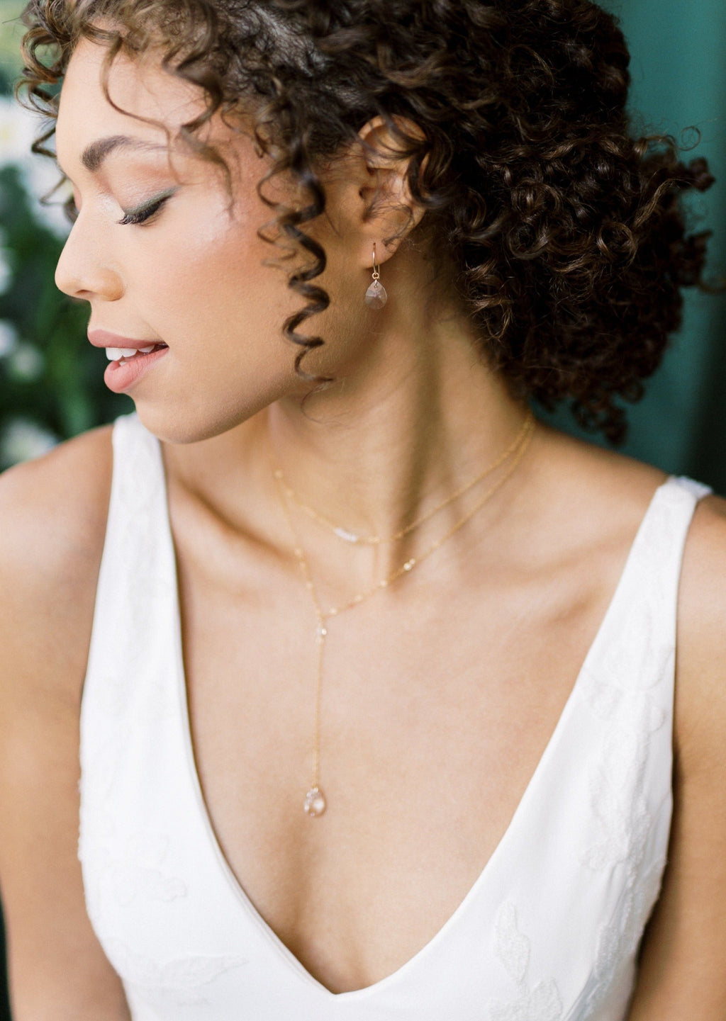Ensemble de bijoux de mariée CALLIE &amp; ROWAN avec boucles d'oreilles en cristal et collier en Y