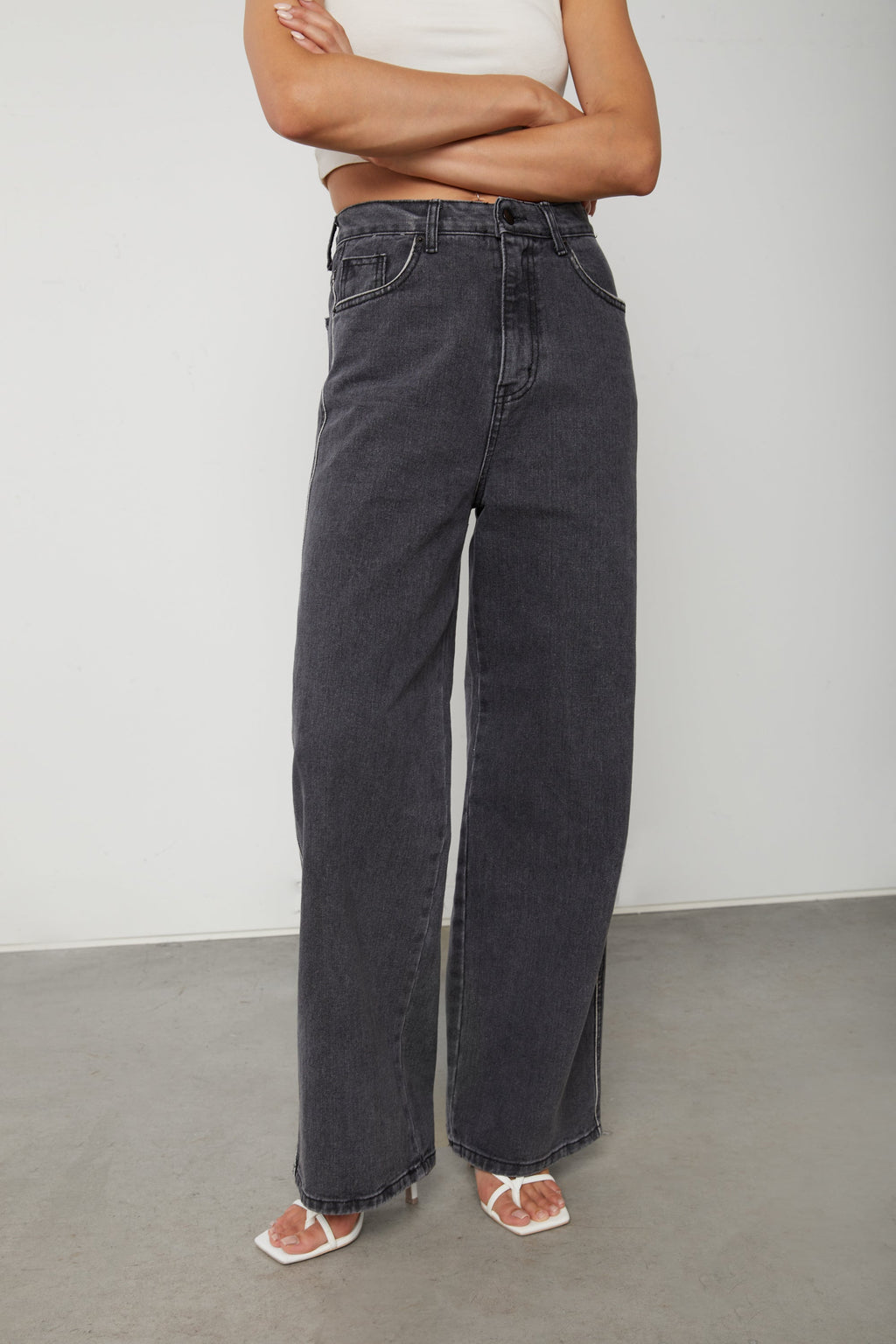 WIDE LEG JEANS