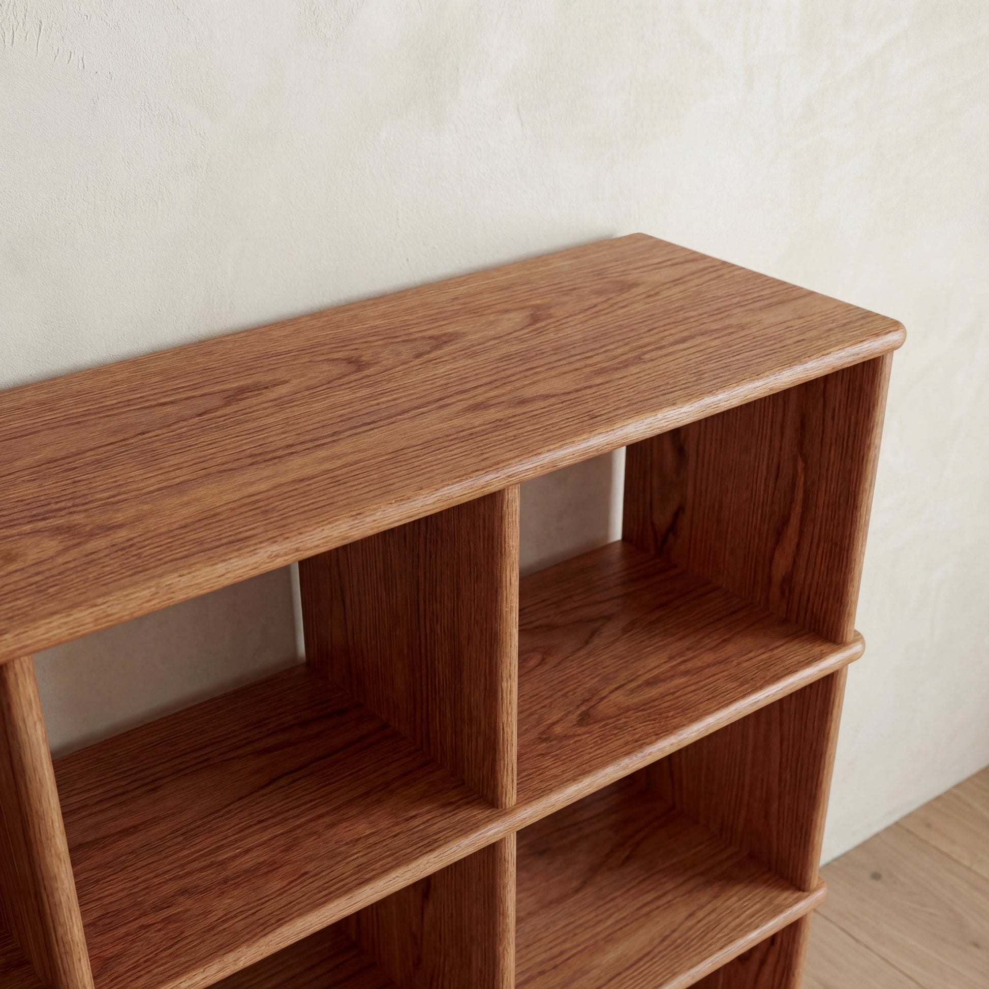 Cube bookshelf in red oak