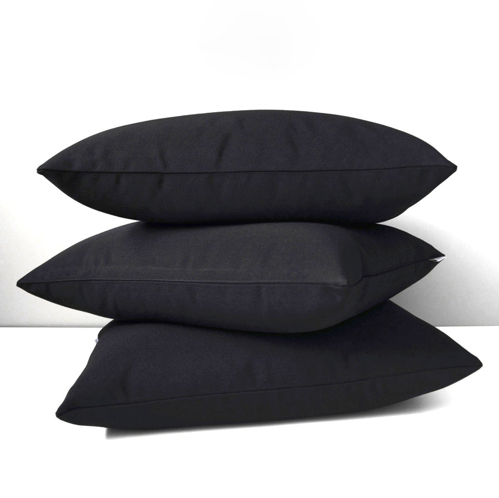 Housse de coussin d'extérieur noire Sunbrella®, coussins noirs unis modernes