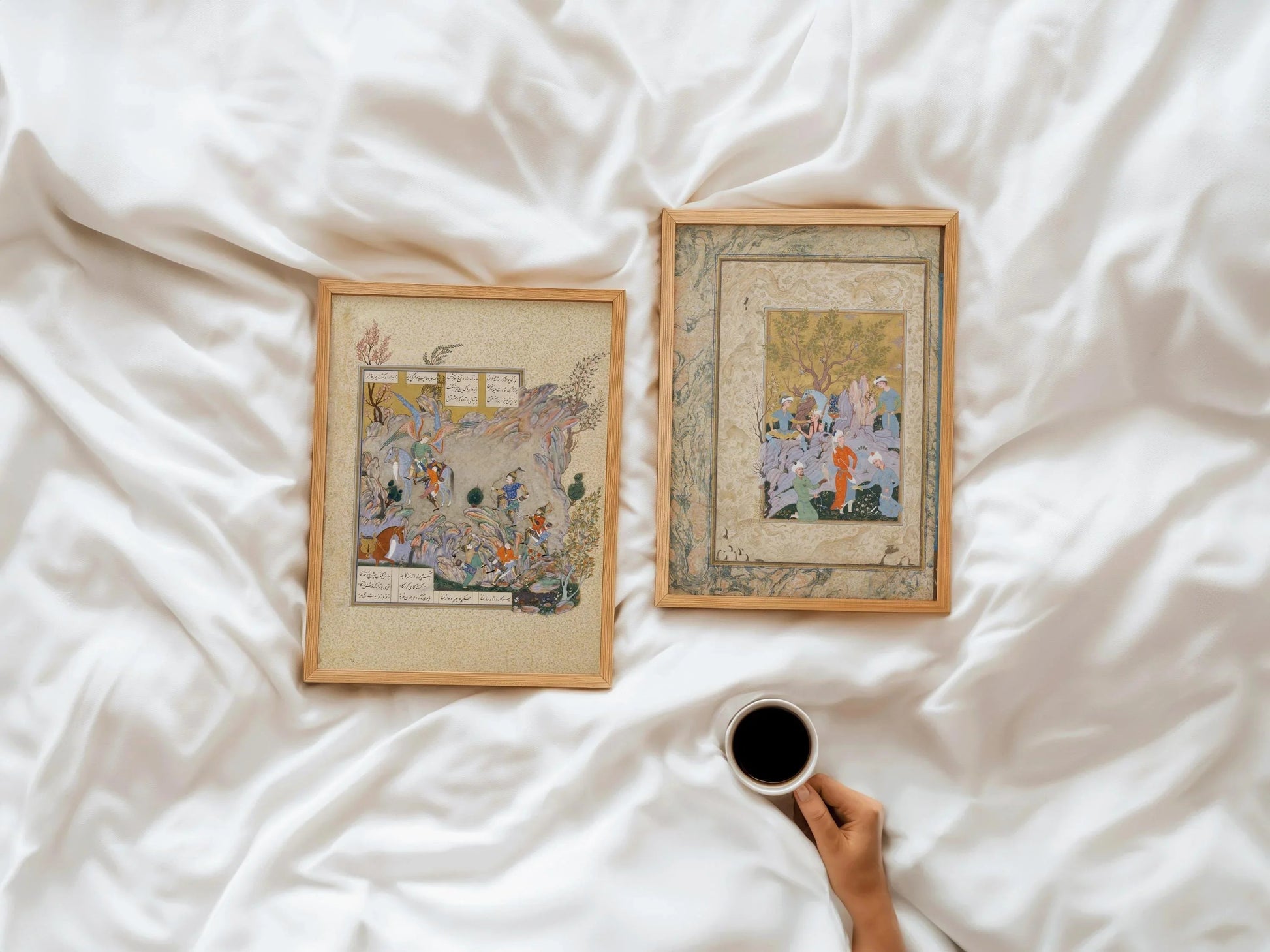 DUO DE MINIATURES PERSES ANCIENNES - Fête du faucon et Shahnameh | | Manuscrit enluminé ancien disponible encadré