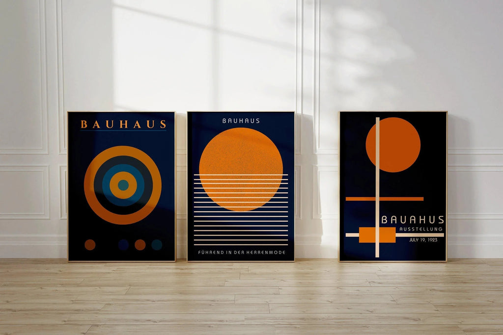 TRIO D'AFFICHAGE Bauhaus Bleu marine Orange | Art moderne du milieu du siècle disponible encadré ou non
