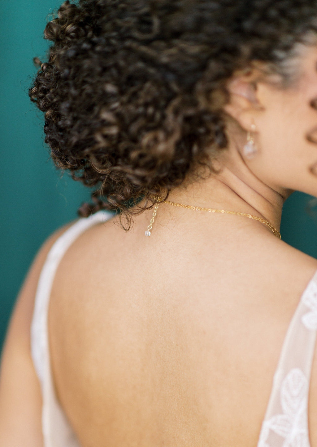 Ensemble de bijoux de mariée CALLIE &amp; ROWAN avec boucles d'oreilles en cristal et collier en Y