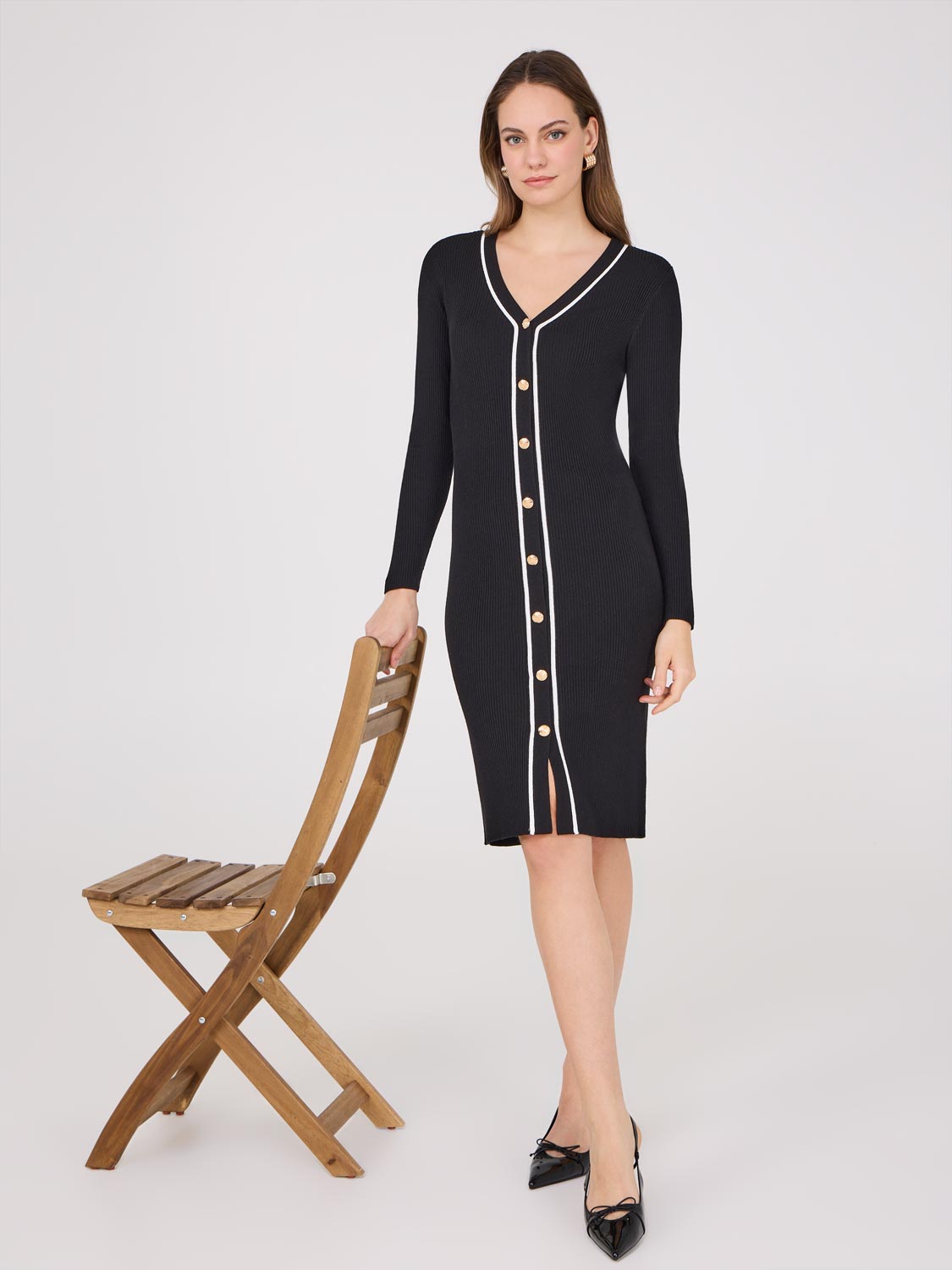Robe pull mi-longue à passepoils contrastés