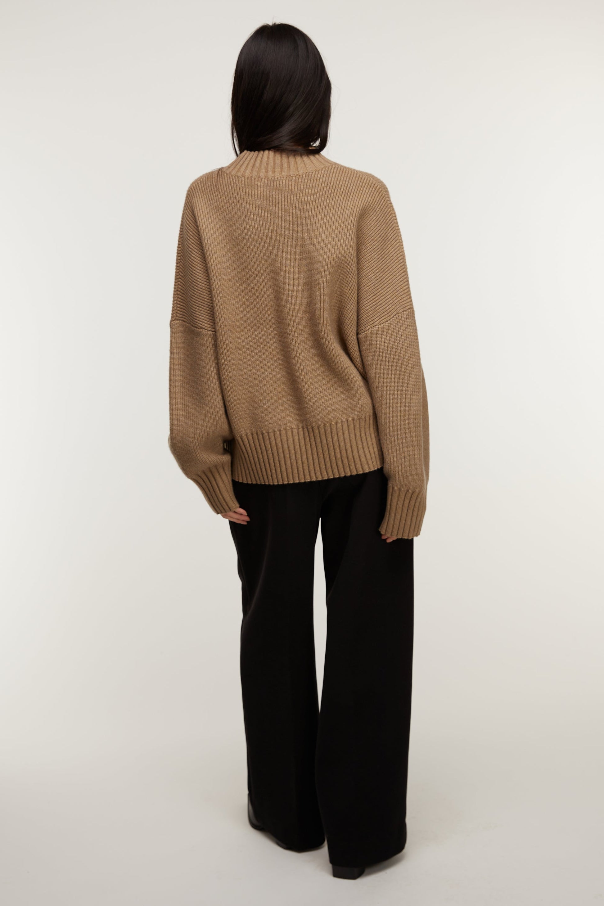 PULL OVERSIZE À BORDURES LARGES