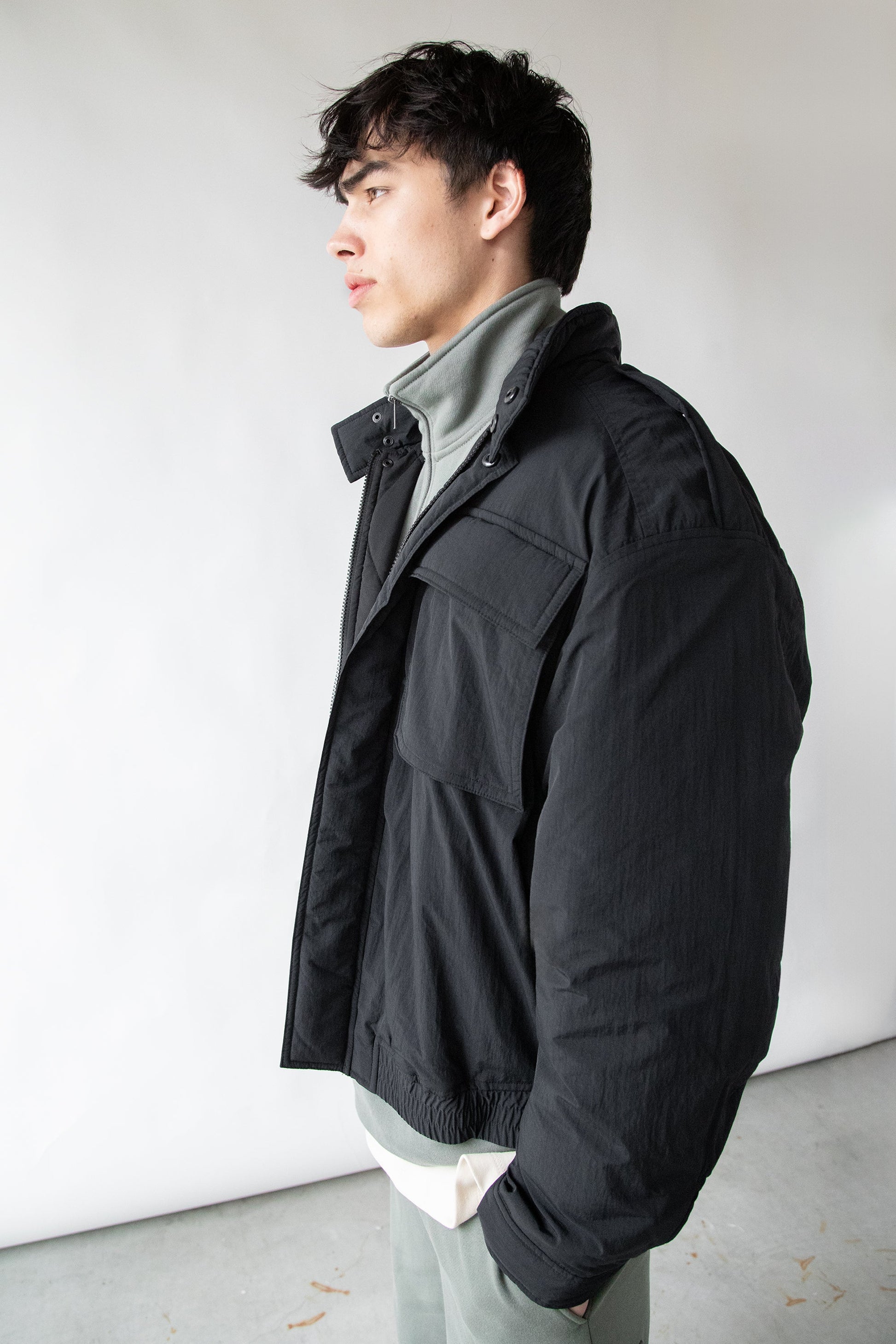 BLOUSON AVIATEUR SURDIMENSIONNÉ EN NYLON À MANCHES LONGUES | OAK + FORT