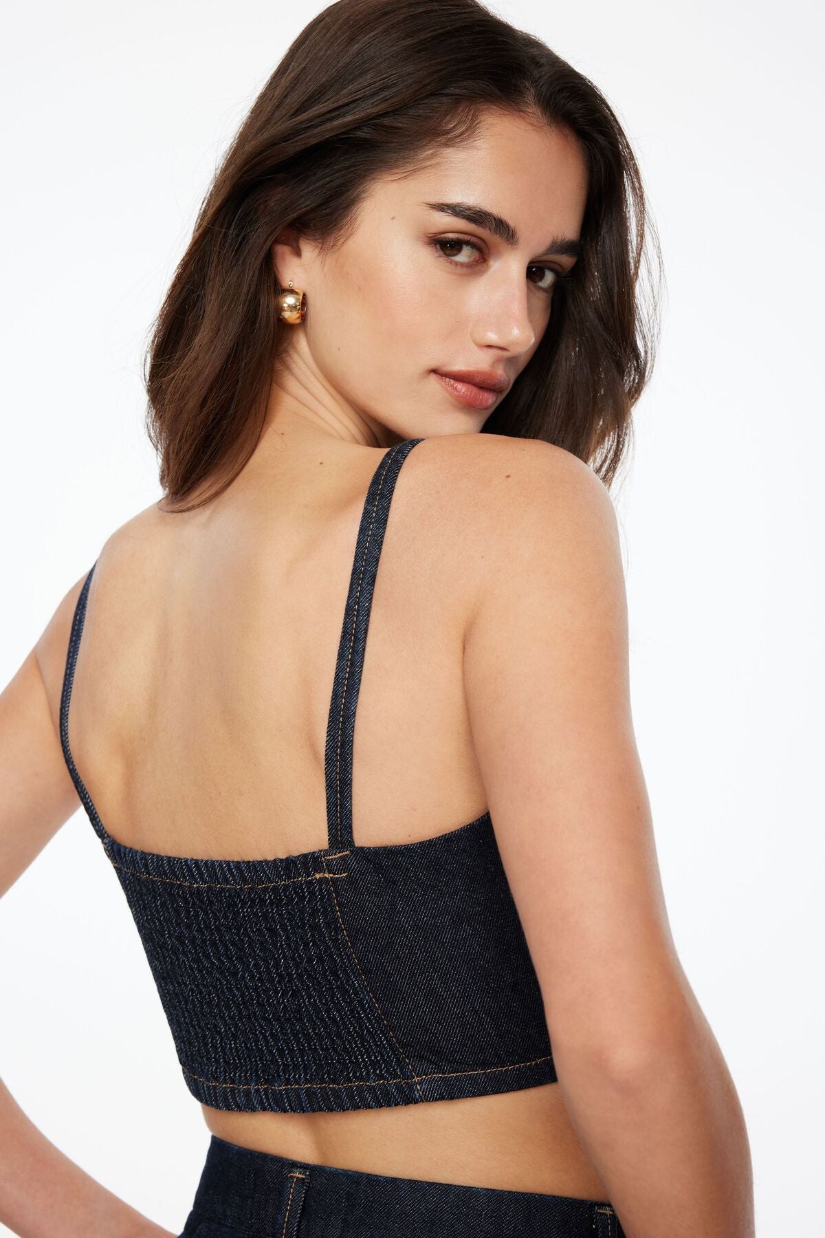 Haut court en jean coupe carrée