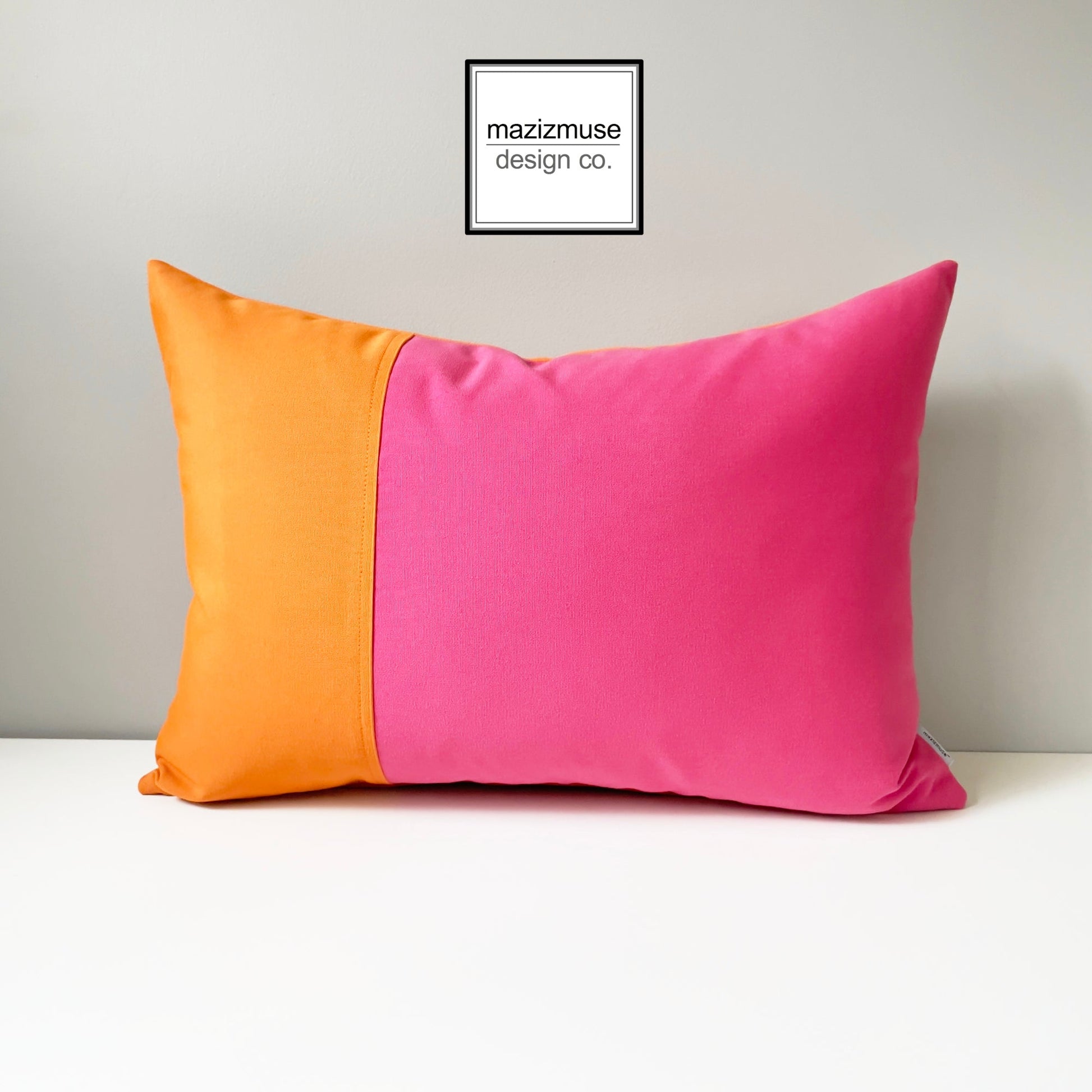 Housse de coussin d'extérieur moderne en Sunbrella® rose vif et orange, coussins color block