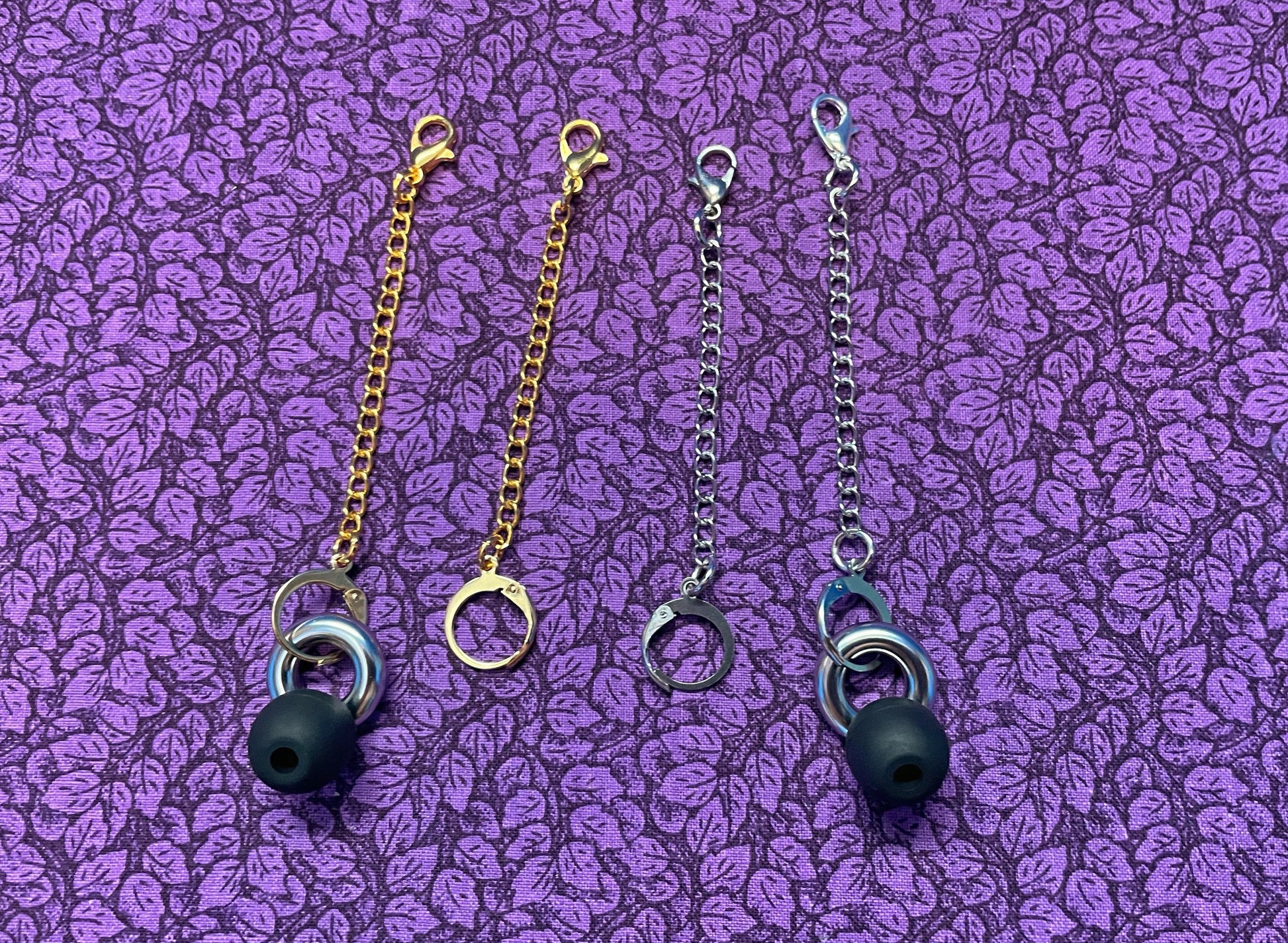 Chaînes de boucles d'oreilles à bouchons d'oreilles