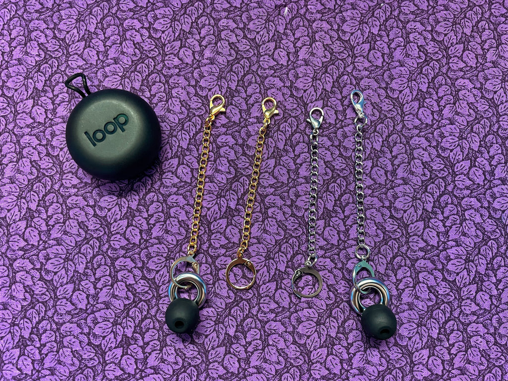 Bouchons d'oreilles en verre d'uranium tchèque, manchettes d'oreilles argentées avec petites breloques en forme de champignon - Bijoux sensoriels pour la sensibilité sonore