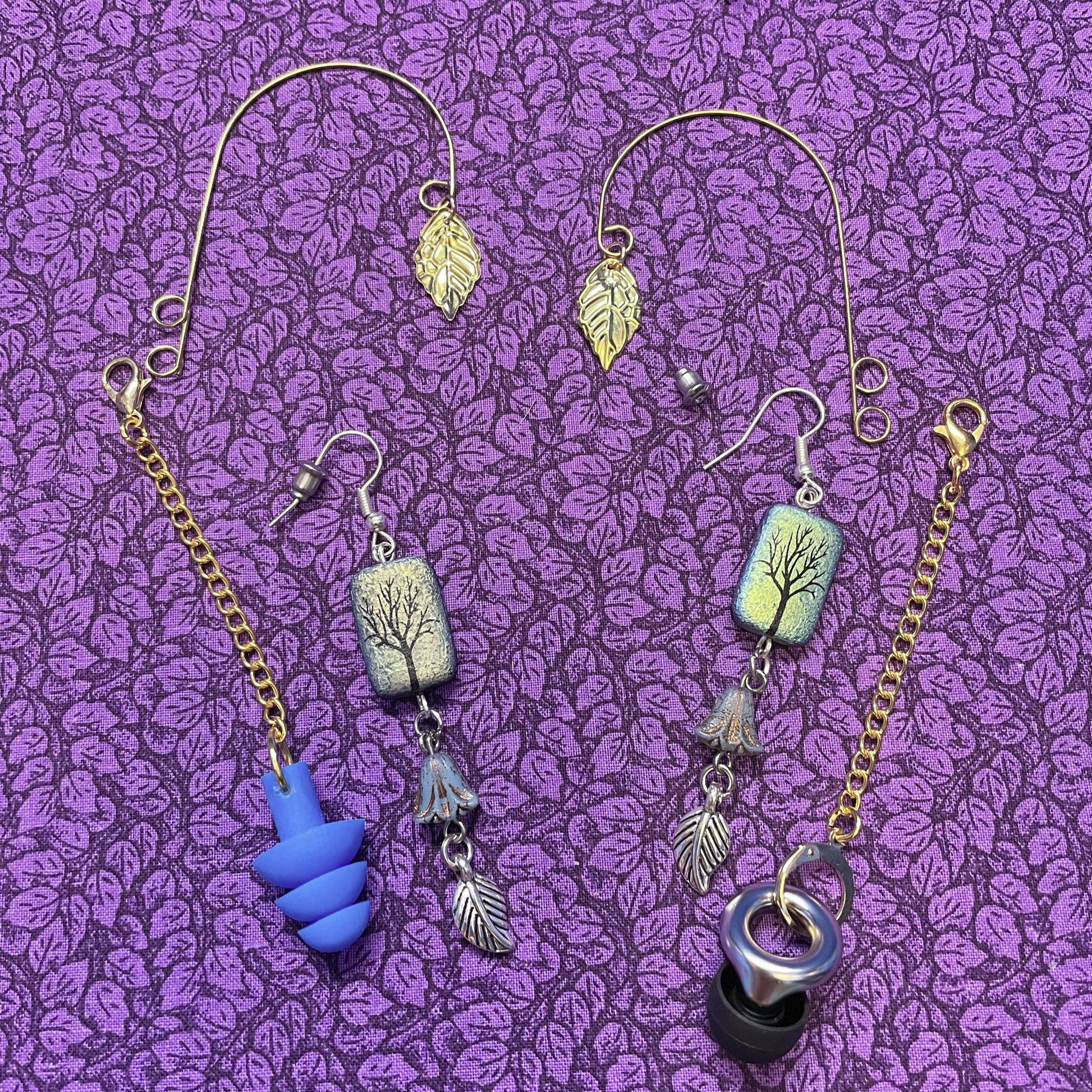Boucles d'oreilles sensorielles minimalistes et légères - à porter sans oreilles percées - Couleur or 
