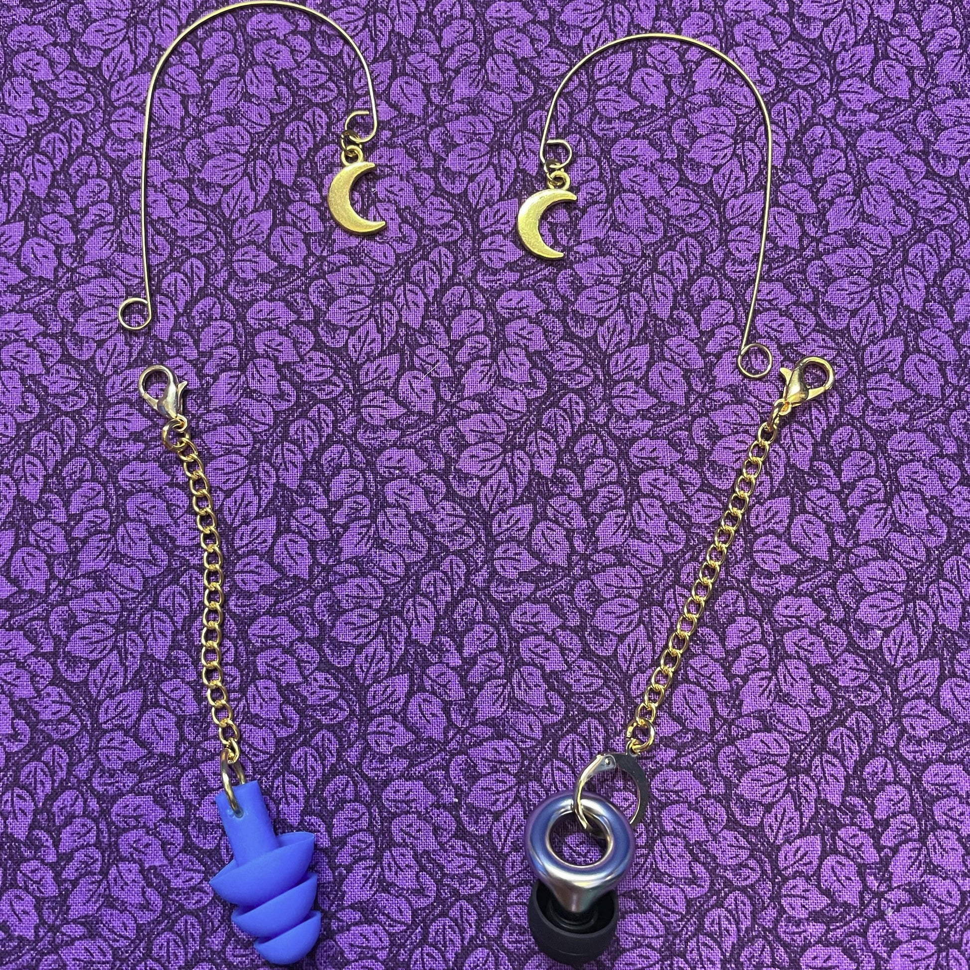 Boucles d'oreilles sensorielles minimalistes et légères - à porter sans oreilles percées - Couleur or 