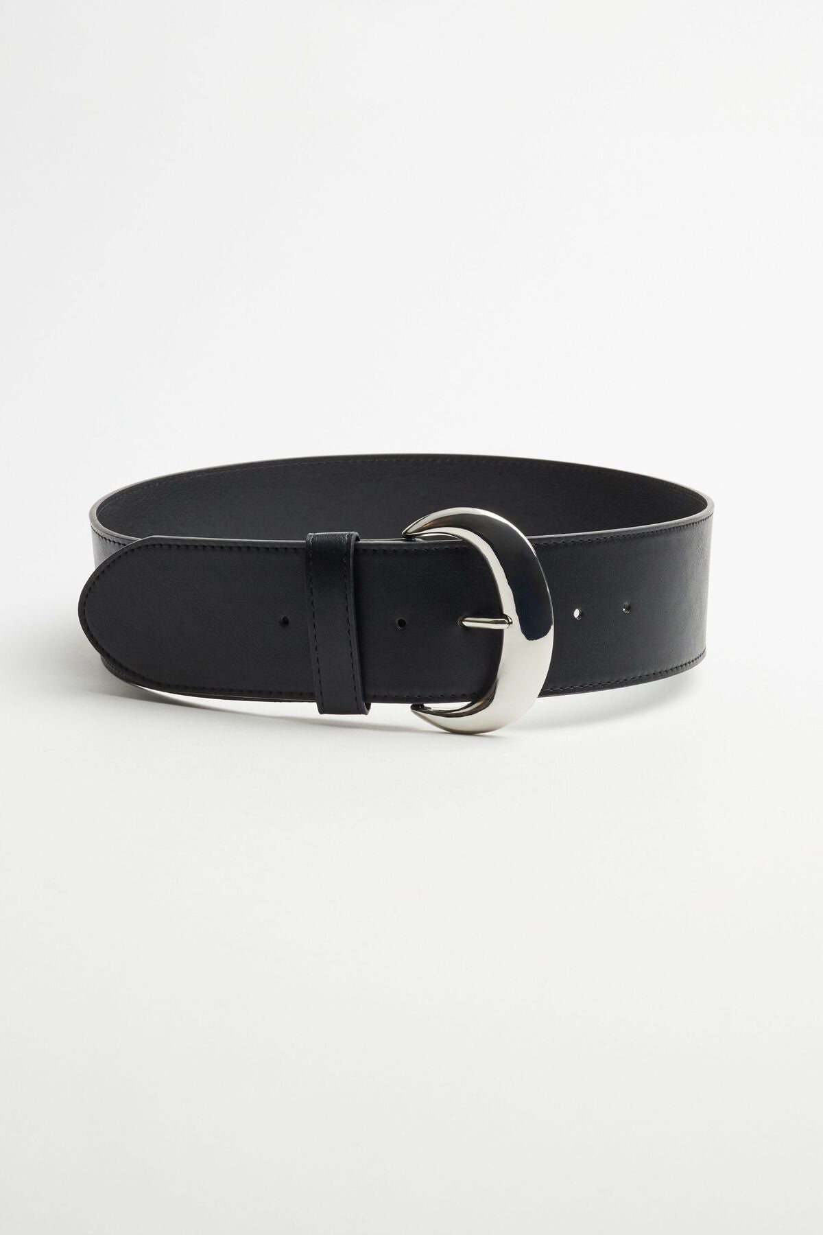 Oversized Crescent Waist Belt