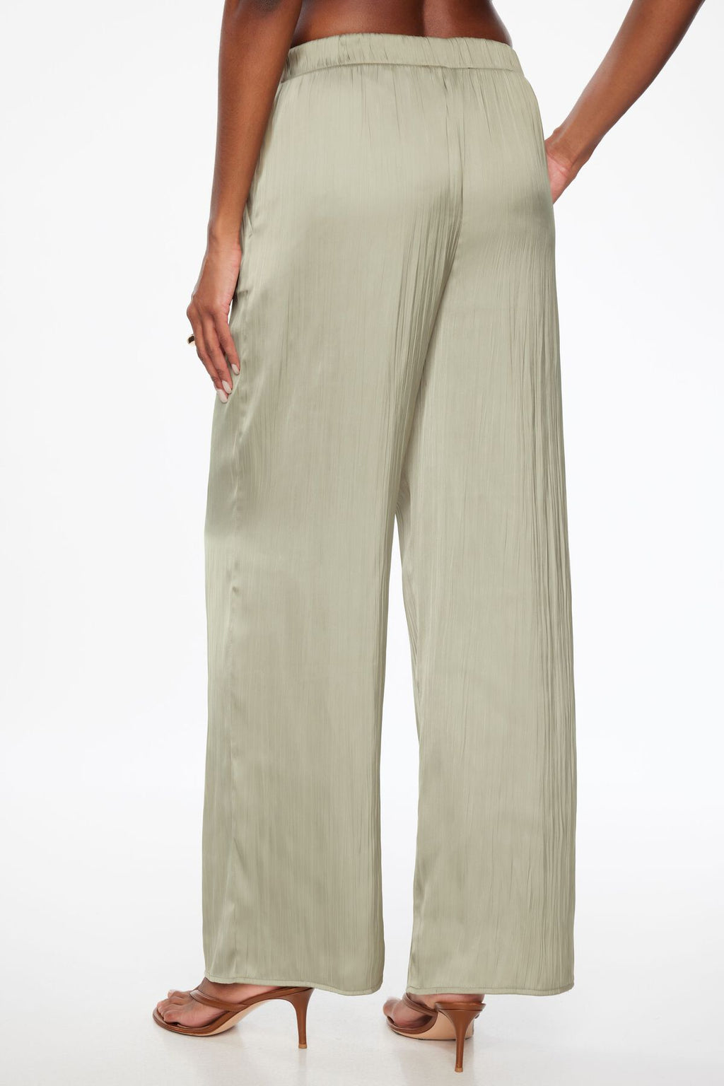 Pantalon large en satin froissé