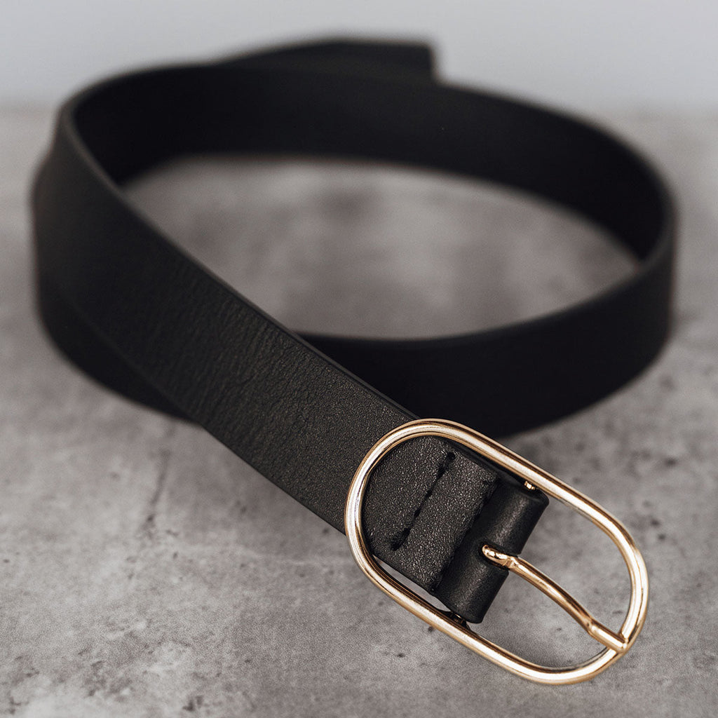 The Sleek Belt Gold Black