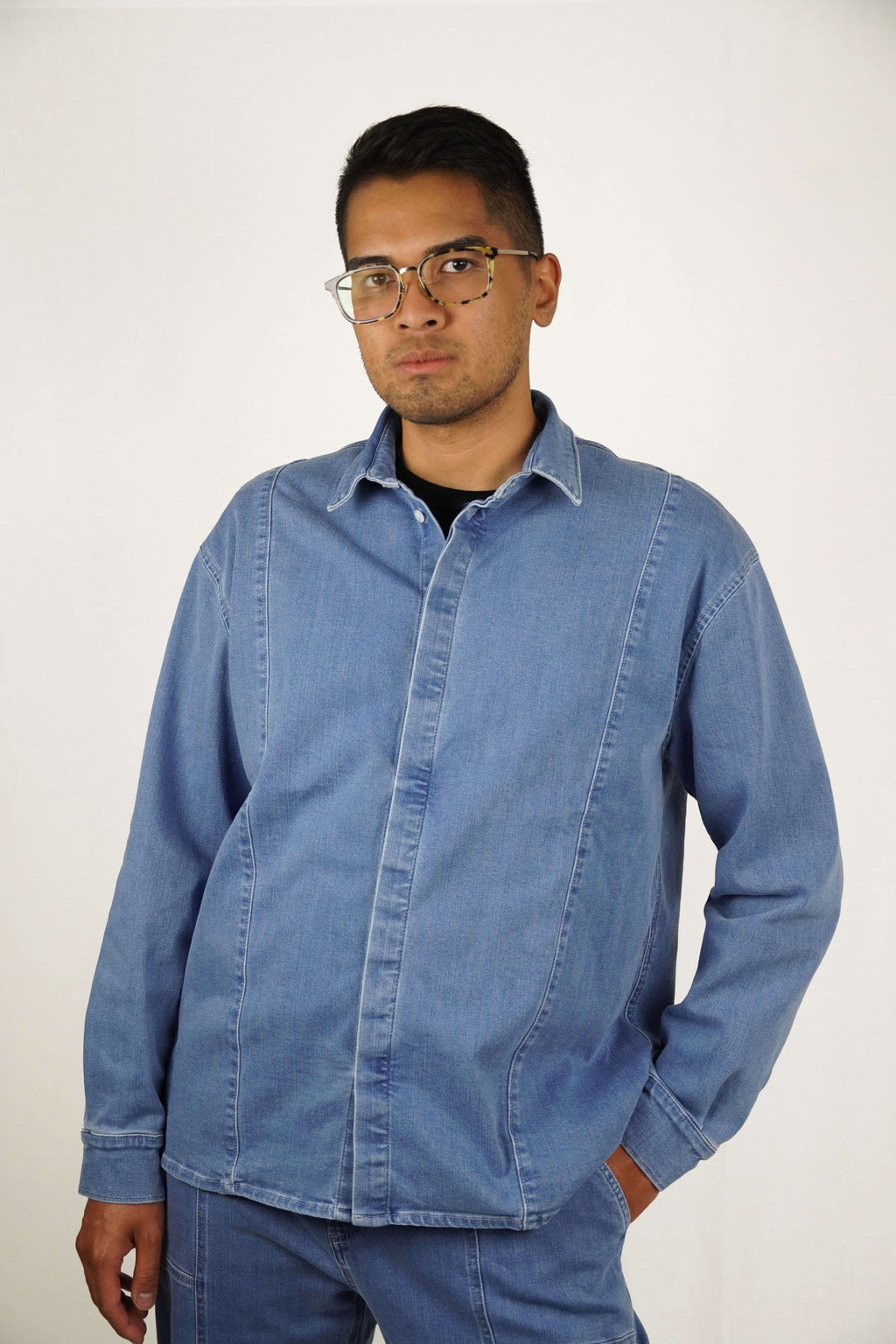 LA CHEMISE DE DENIM