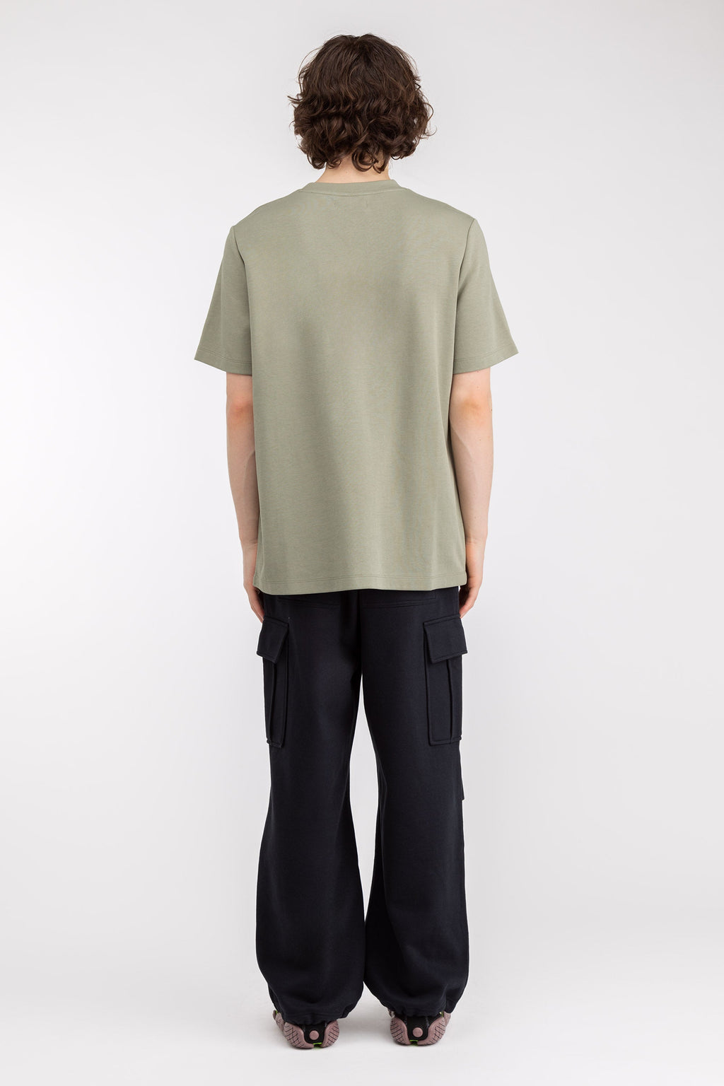 HEAVYWEIGHT CREWNECK T-SHIRT