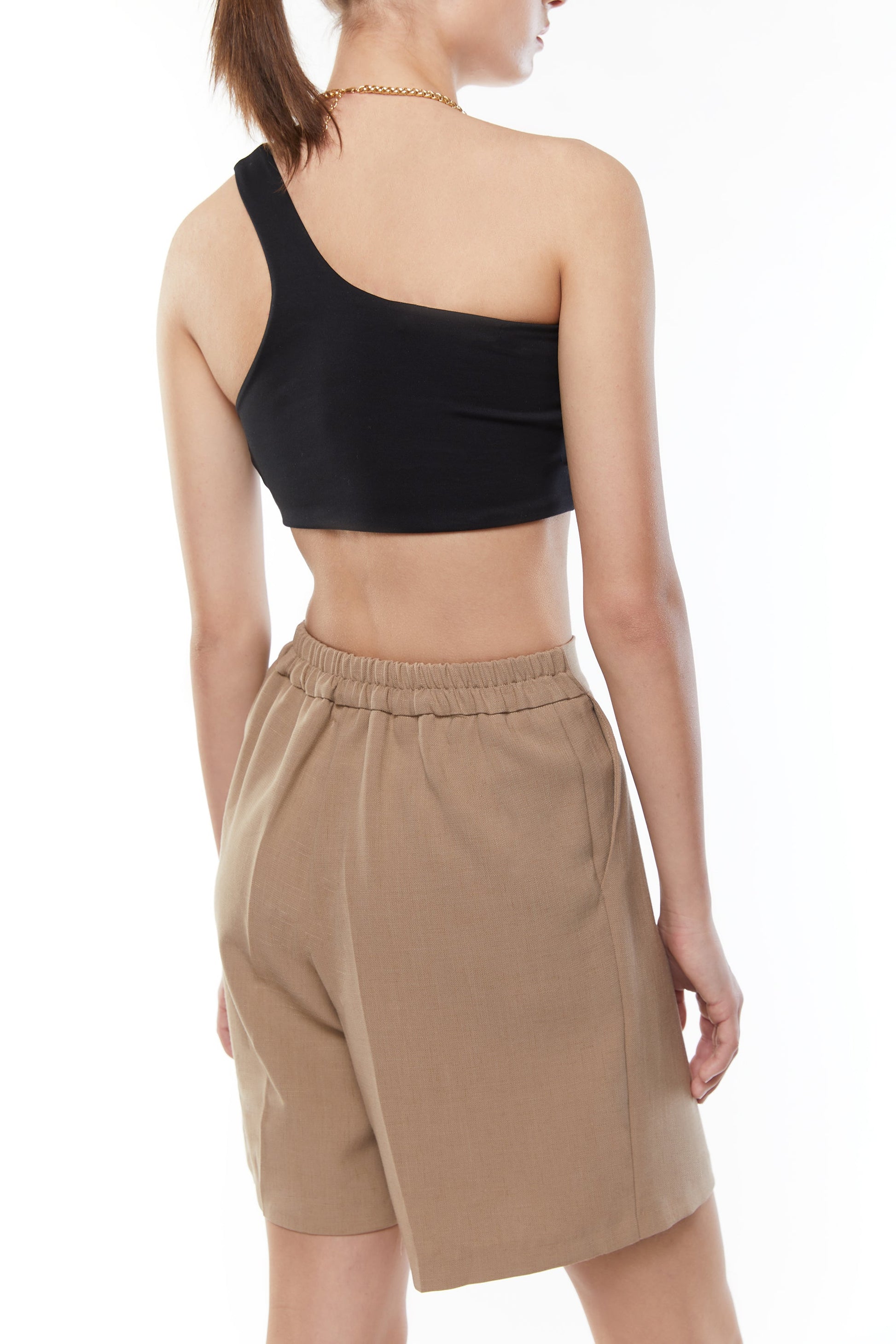 SINGLE PLEAT SHORT