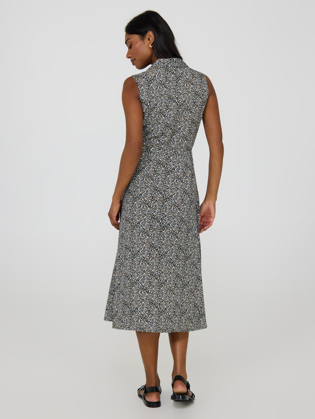 Robe midi fleurie sans manches