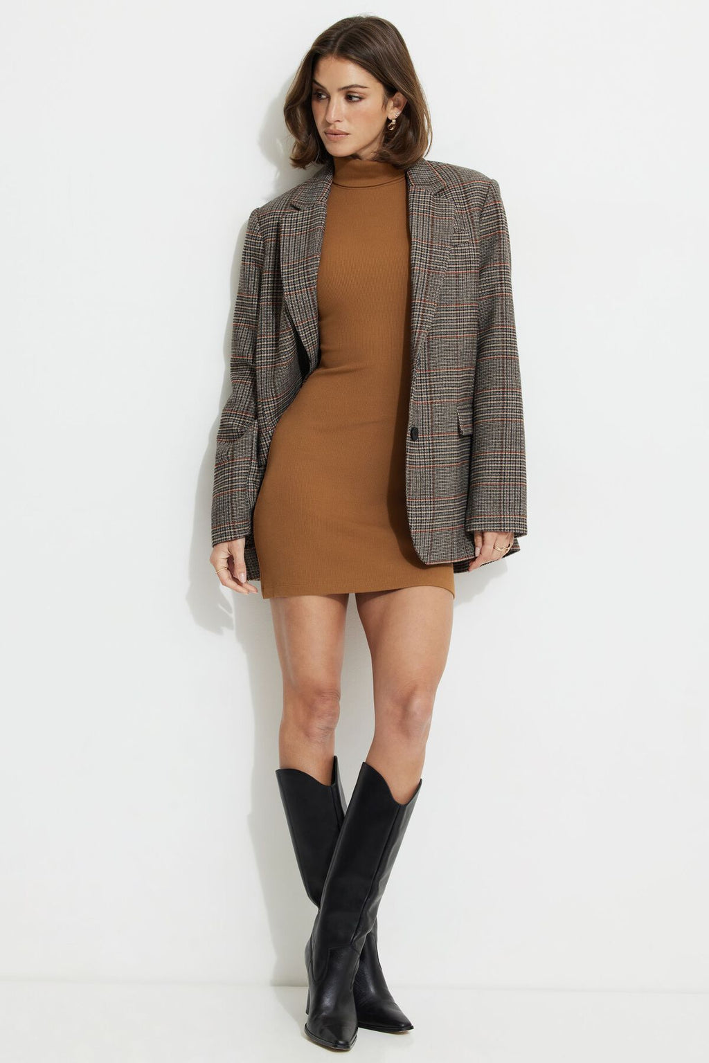 Robe courte à col roulé Isabella