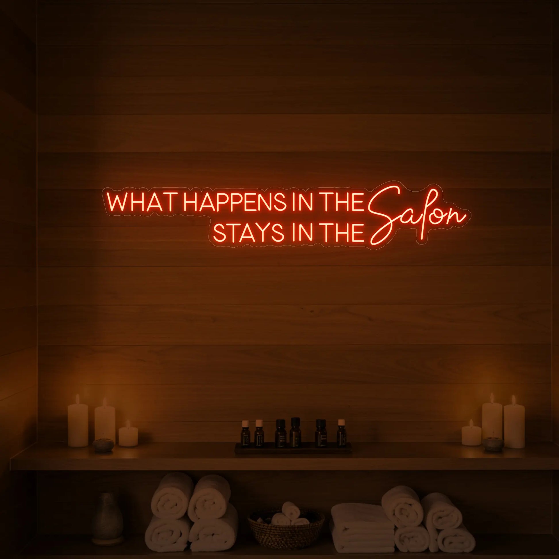 Que se passe-t-il dans l'enseigne lumineuse du salon ?