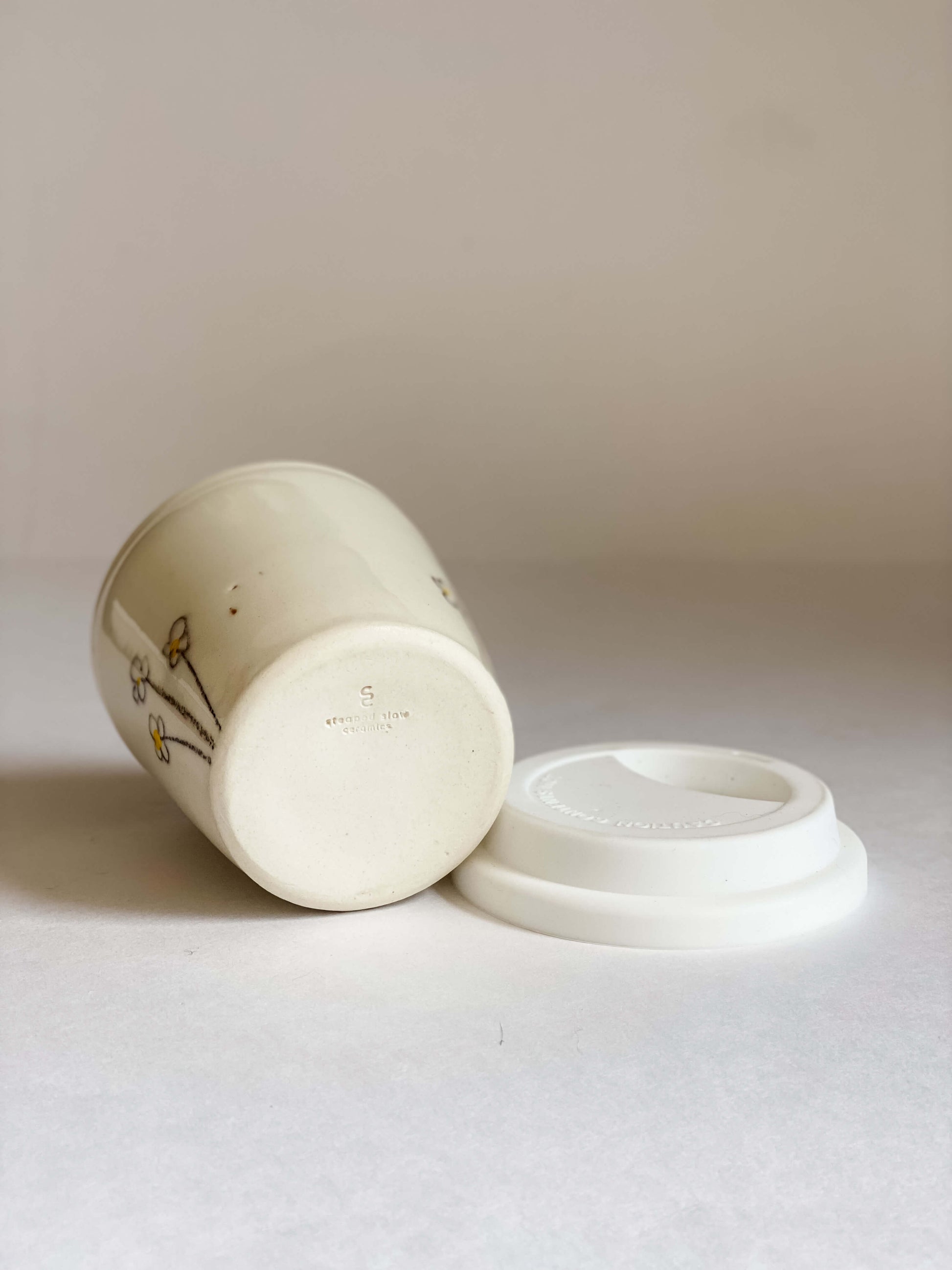Tasses à café en porcelaine Daisy avec couvercle à emporter - 8 oz