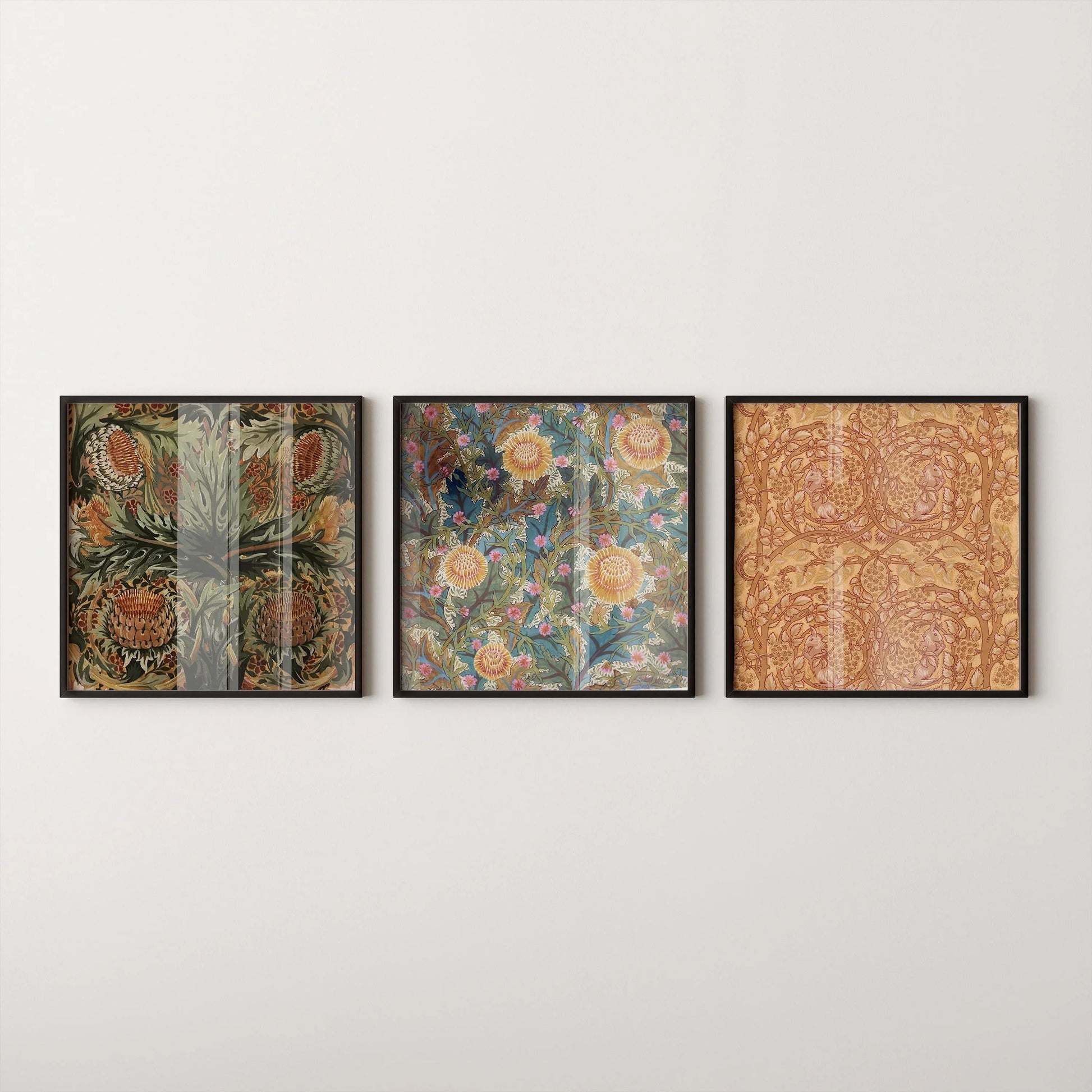 William Morris STATEMENT TRIO Arthur Heygate Mackmurdo | Artichauts, Ronces, Chrysanthèmes et Écureuils, disponible encadré 1x1