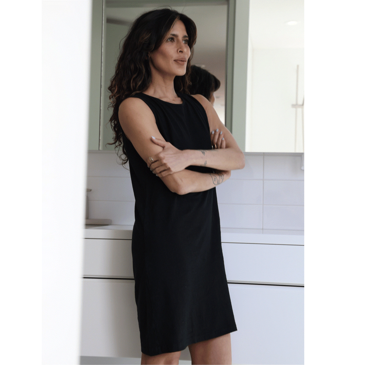 Simone, la robe de nuit rafraîchissante — La robe magique pour les nuits chaudes et les journées fraîches