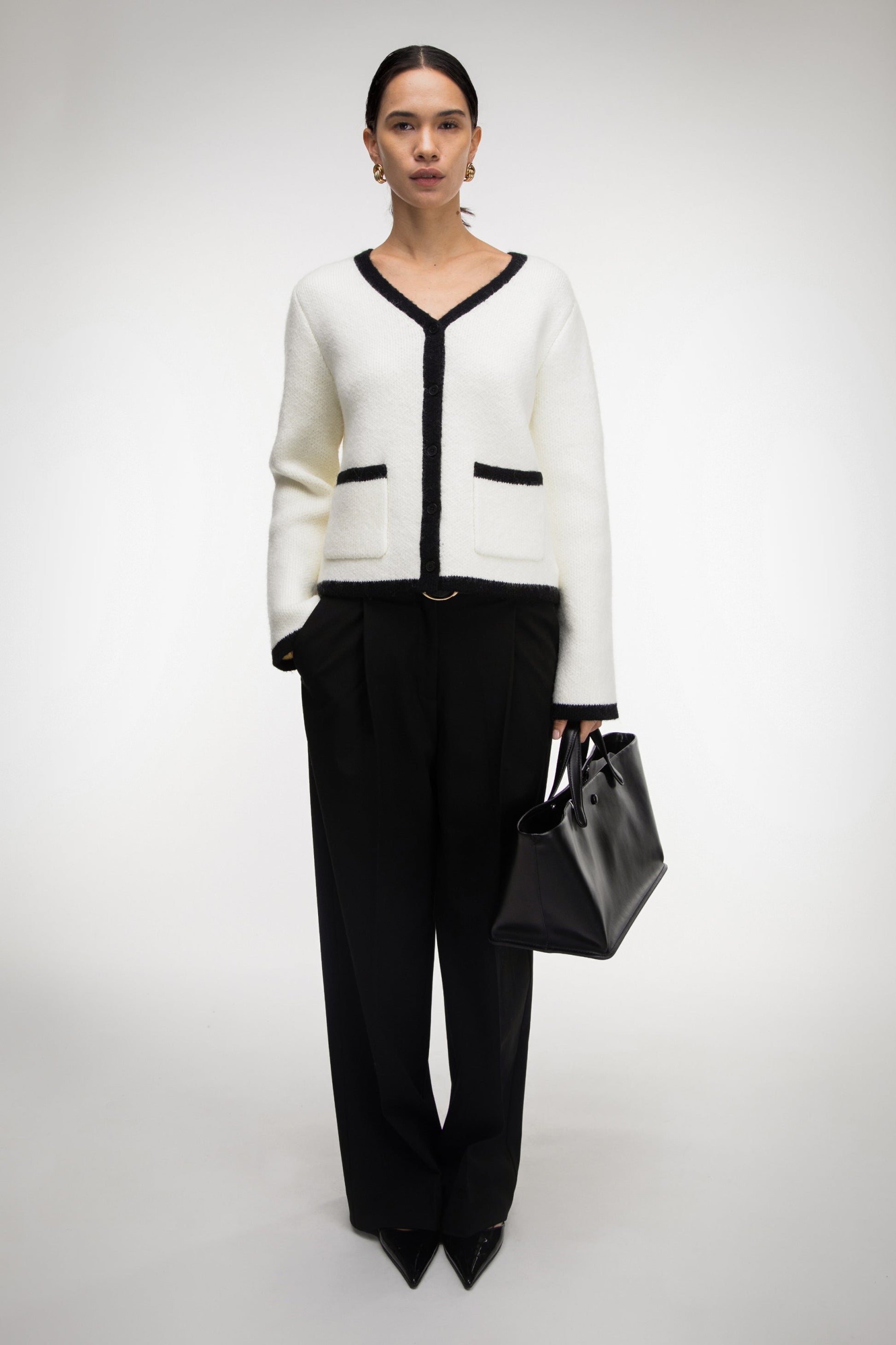 CARDIGAN BOUTONNÉ À BORDURES CONTRASTÉES
