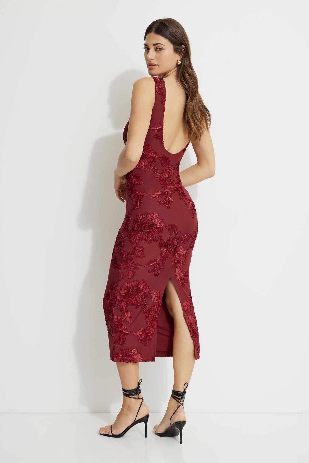 Robe longue à broderie florale