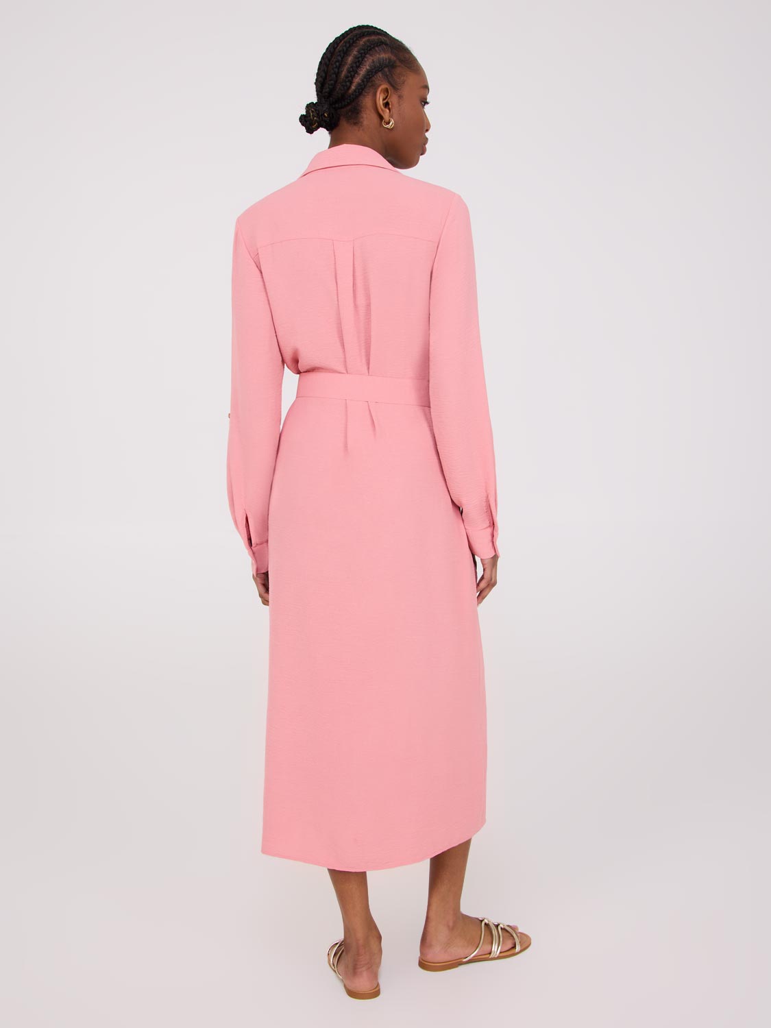 Robe chemise mi-longue à manches longues et ceinture