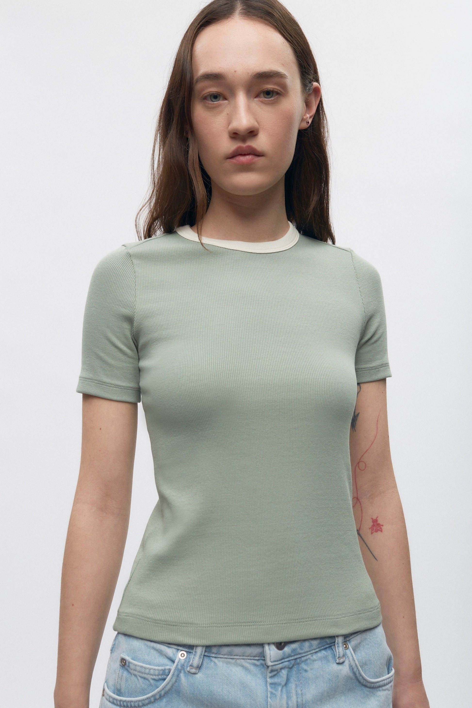 T-shirt côtelé ajusté pour femme