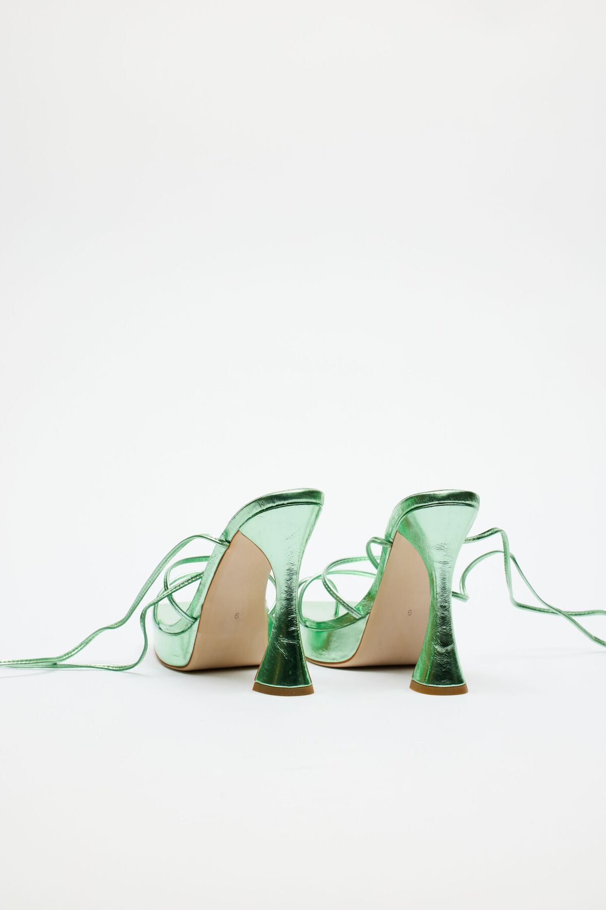JEFFREY CAMPBELL - Primadonna