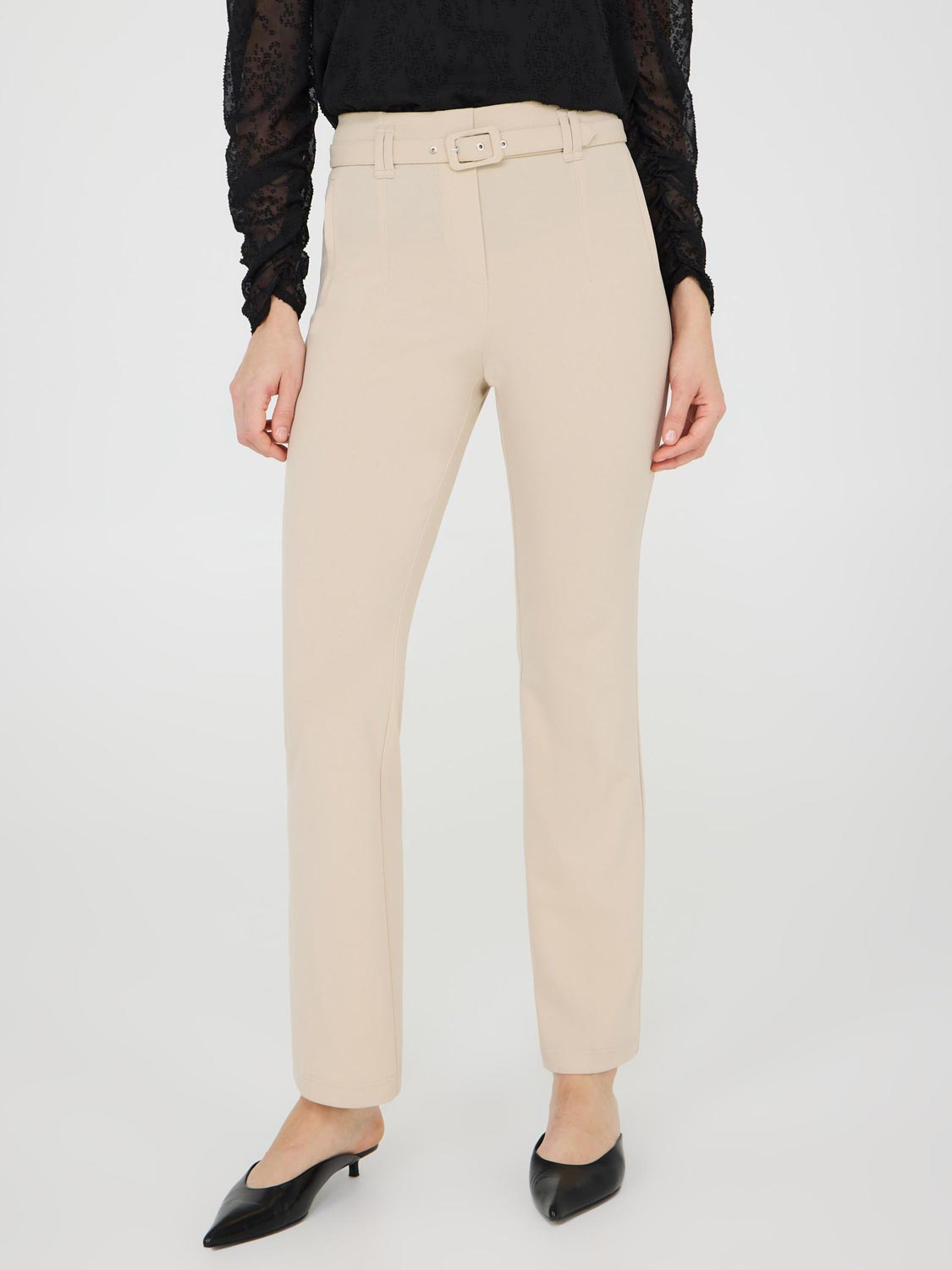 Pantalon en crêpe ceinturé
