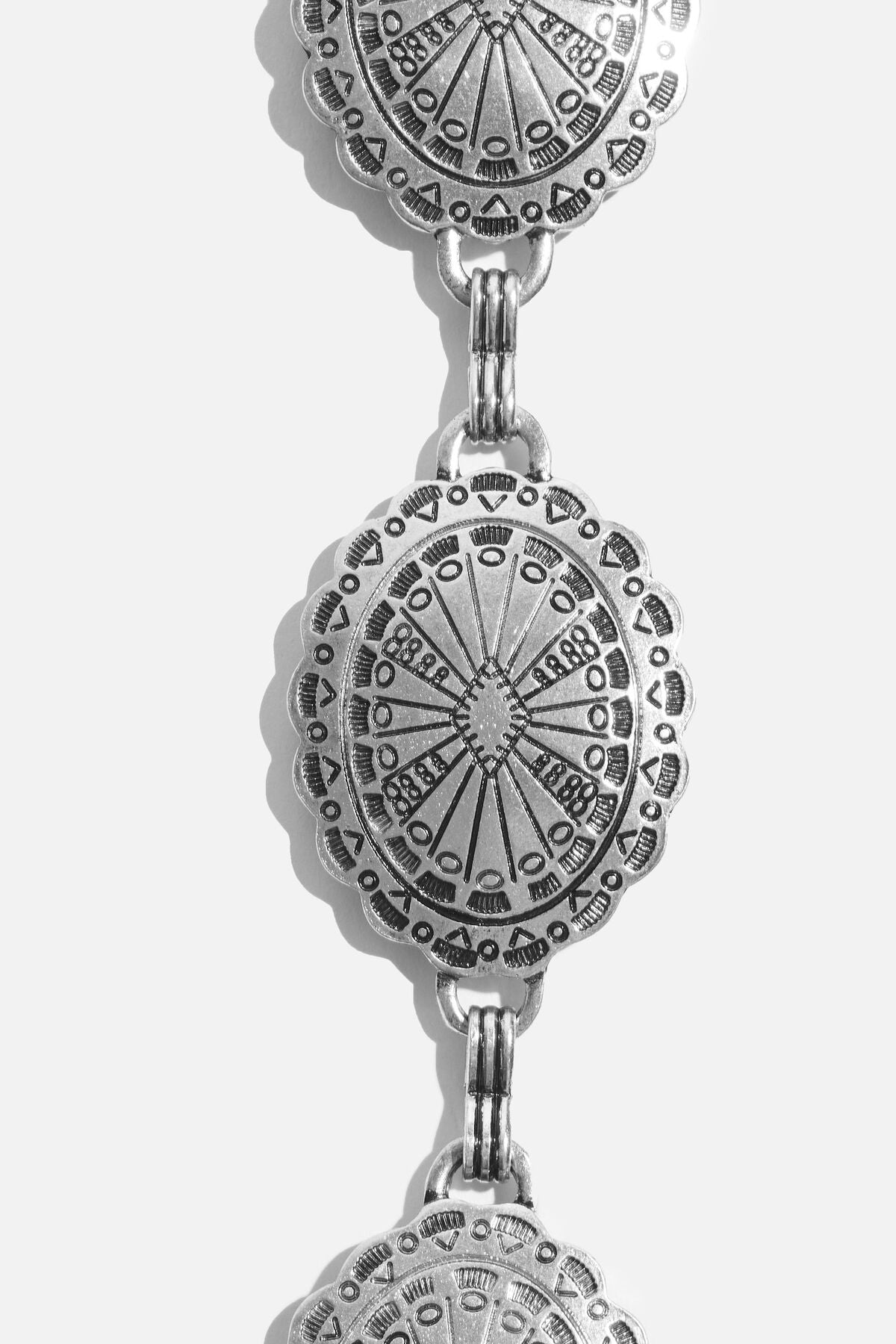 Ceinture métallique surdimensionnée Concho