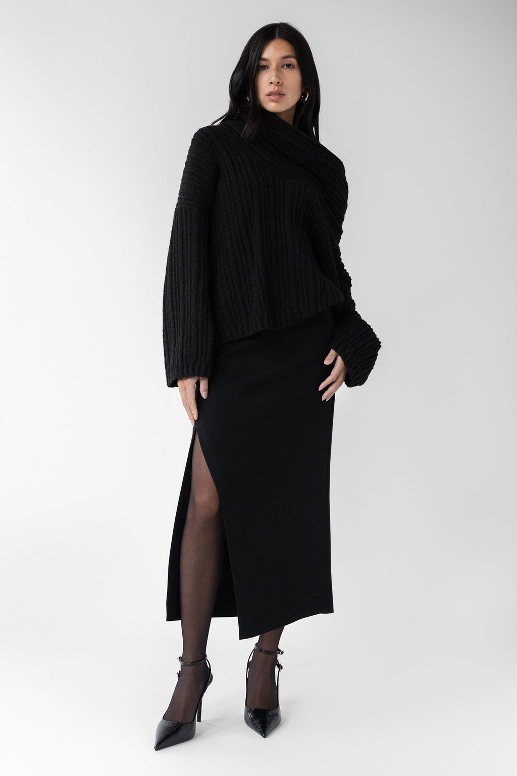 PULL OVERSIZE À ÉPAULES DÉNUDÉES